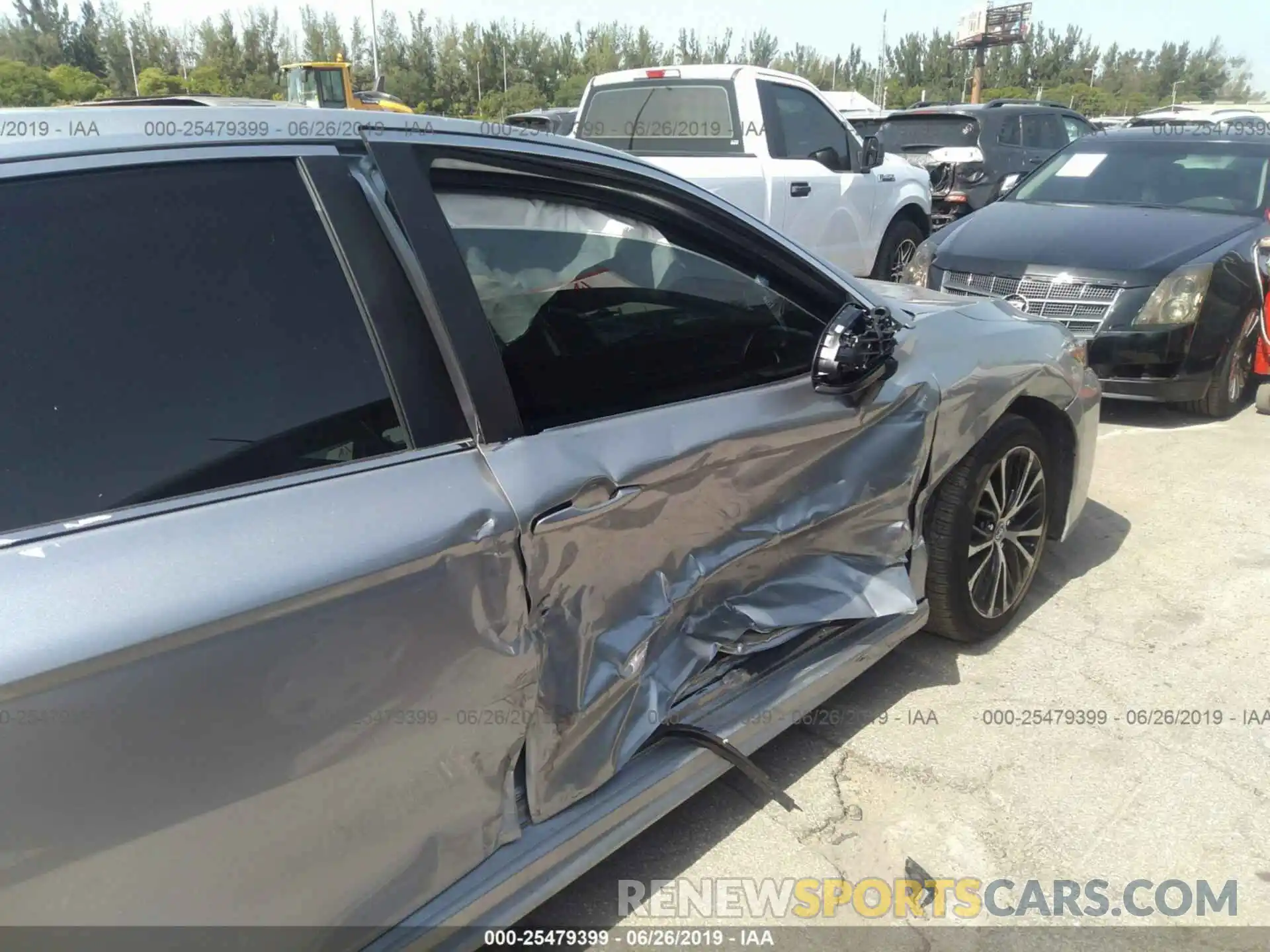 6 Photograph of a damaged car 4T1B11HKXKU198286 TOYOTA CAMRY 2019