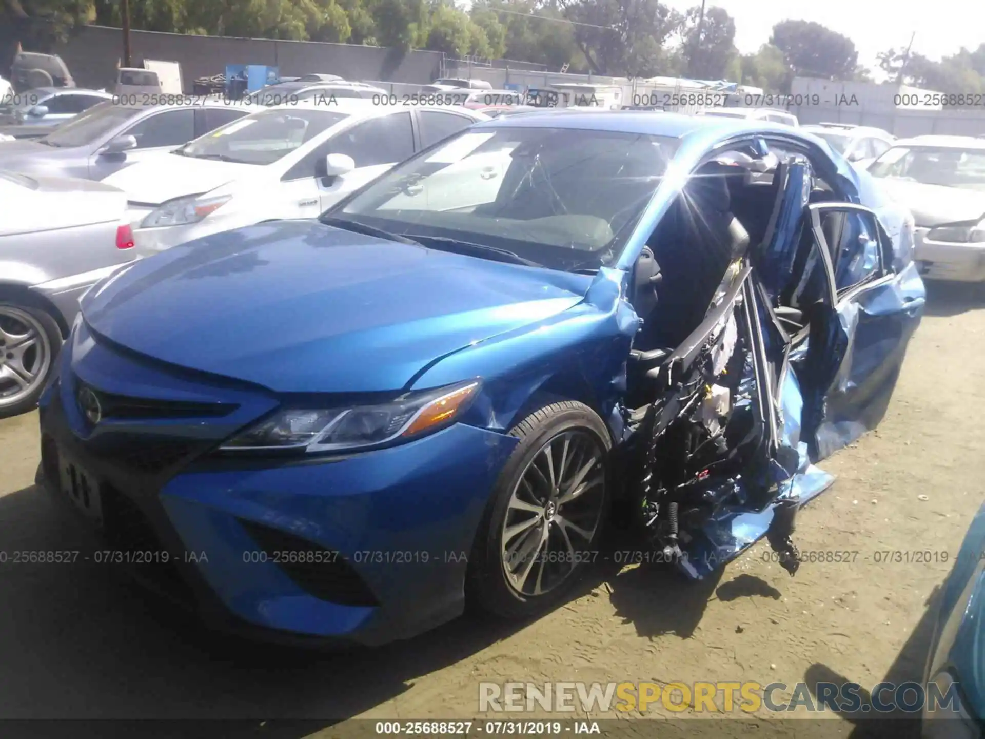 2 Photograph of a damaged car 4T1B11HKXKU198692 TOYOTA CAMRY 2019