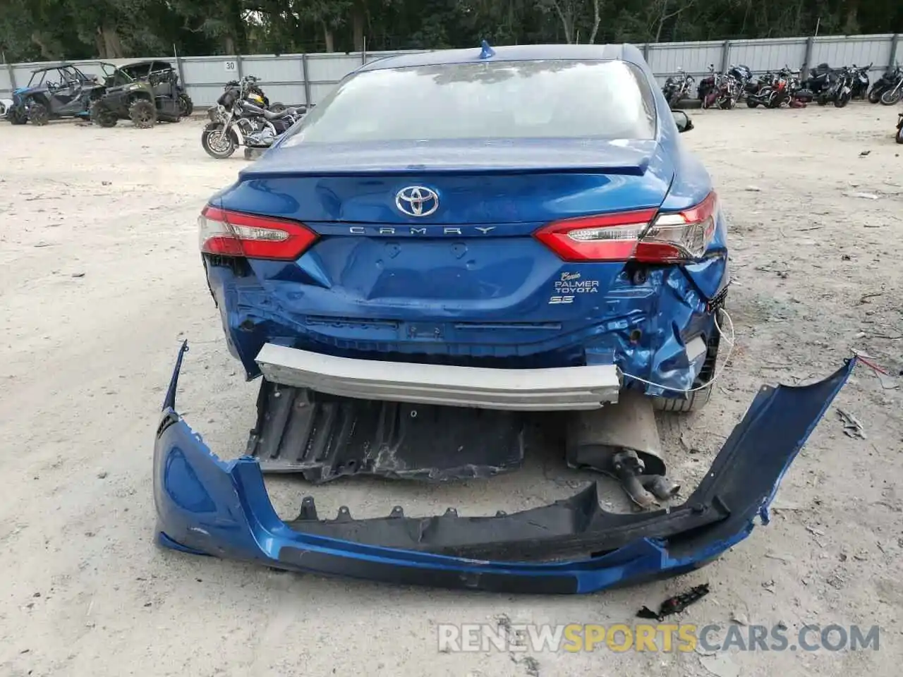 9 Photograph of a damaged car 4T1B11HKXKU200490 TOYOTA CAMRY 2019