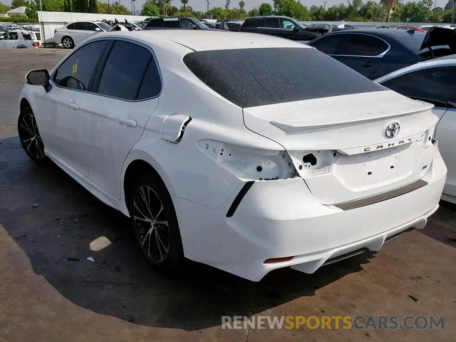 3 Photograph of a damaged car 4T1B11HKXKU200568 TOYOTA CAMRY 2019