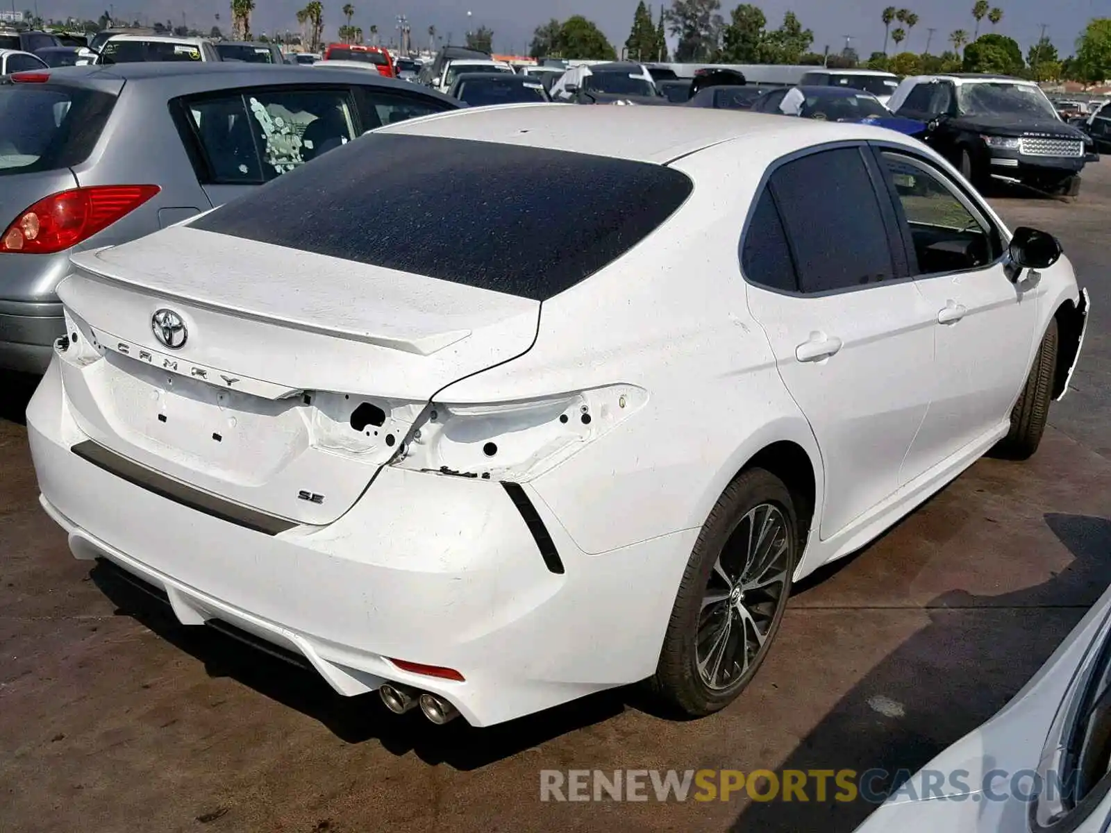 4 Photograph of a damaged car 4T1B11HKXKU200568 TOYOTA CAMRY 2019