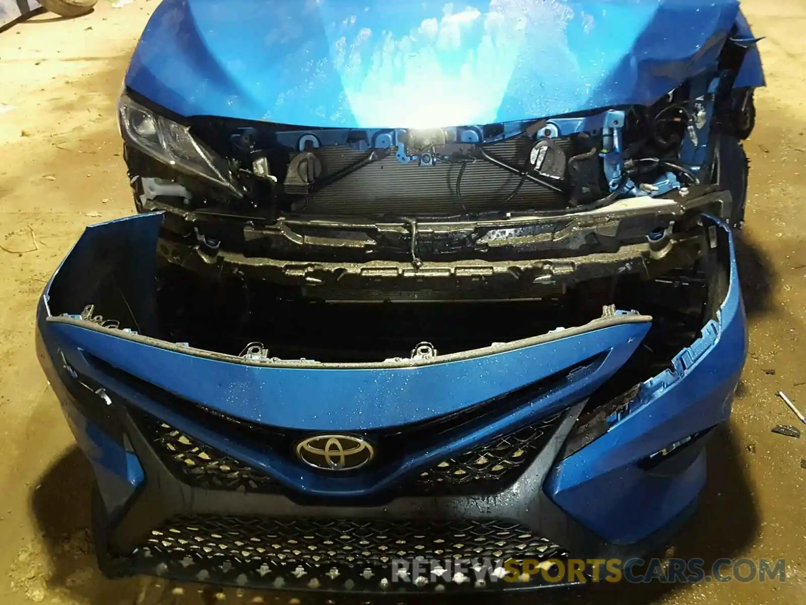 9 Photograph of a damaged car 4T1B11HKXKU200618 TOYOTA CAMRY 2019