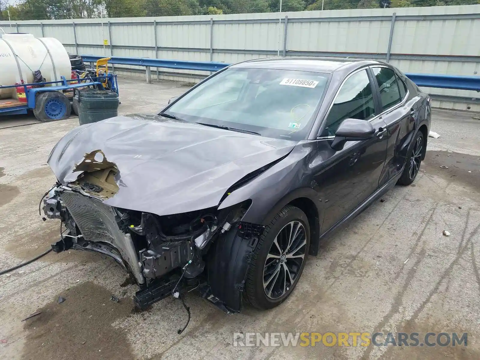 2 Photograph of a damaged car 4T1B11HKXKU201414 TOYOTA CAMRY 2019