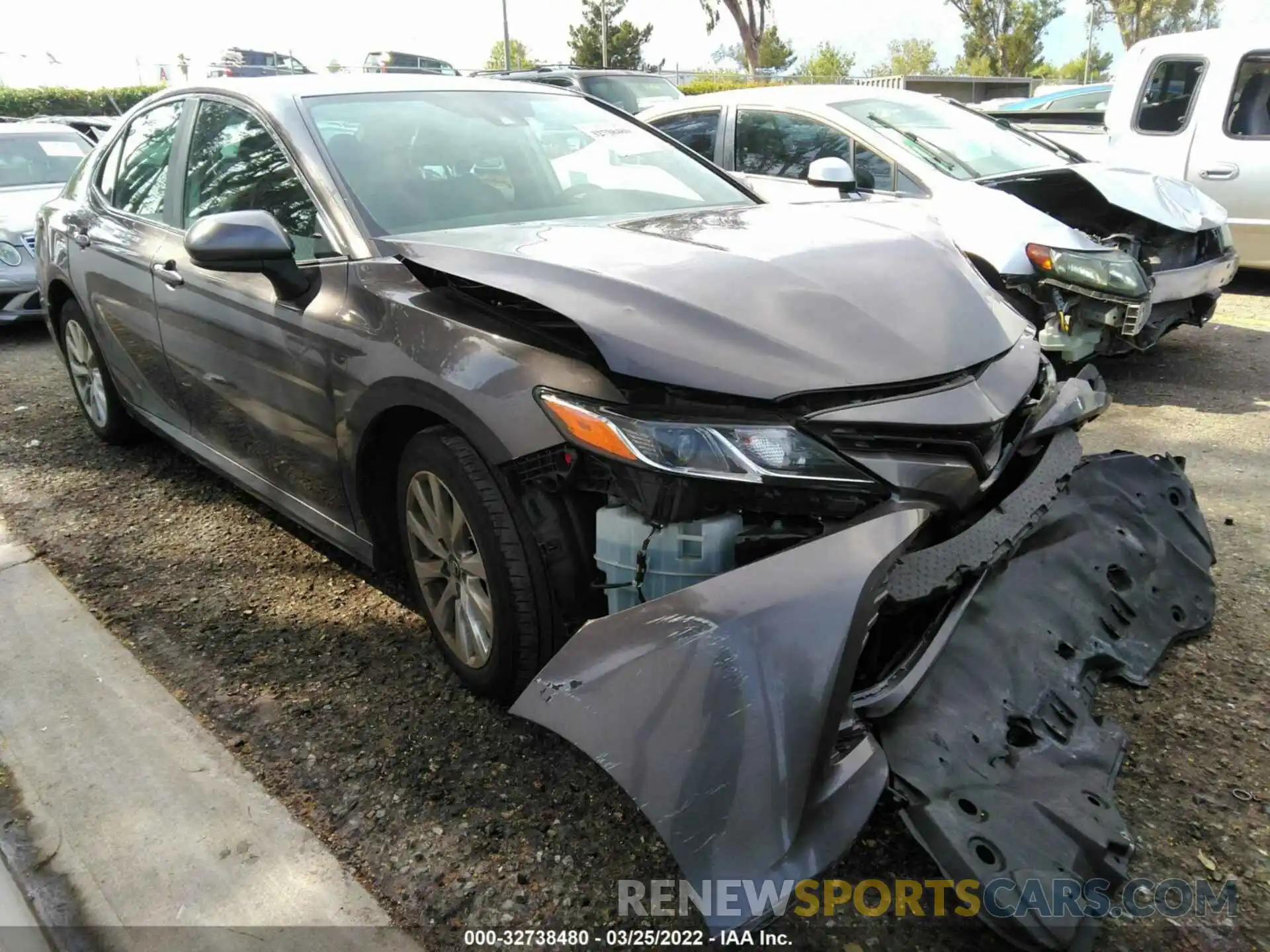 1 Photograph of a damaged car 4T1B11HKXKU202532 TOYOTA CAMRY 2019