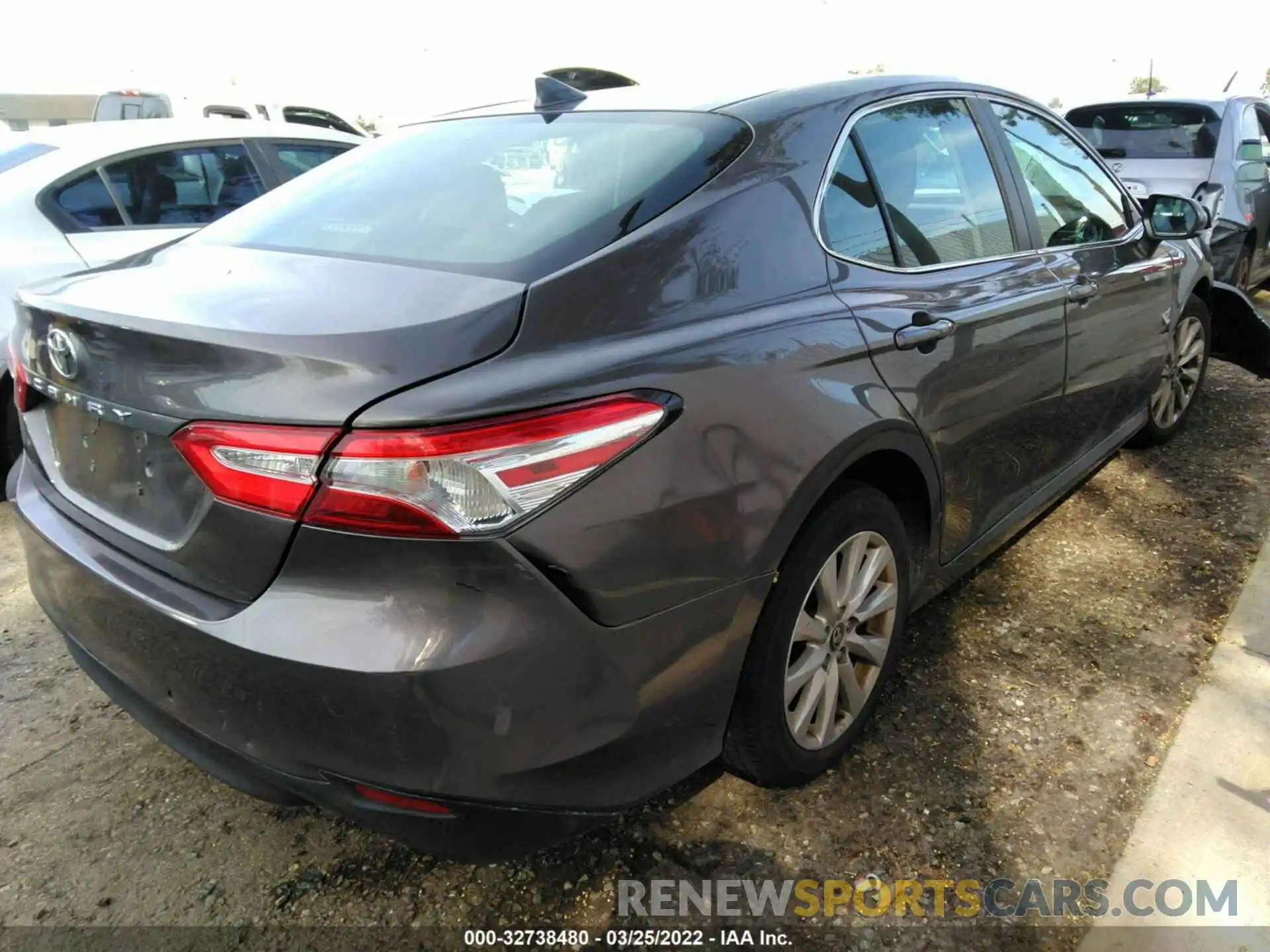 4 Photograph of a damaged car 4T1B11HKXKU202532 TOYOTA CAMRY 2019