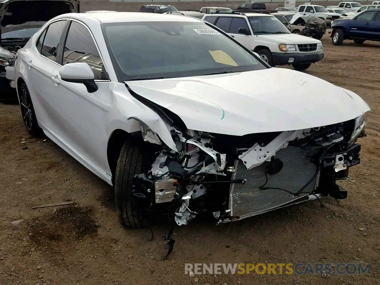 1 Photograph of a damaged car 4T1B11HKXKU203289 TOYOTA CAMRY 2019