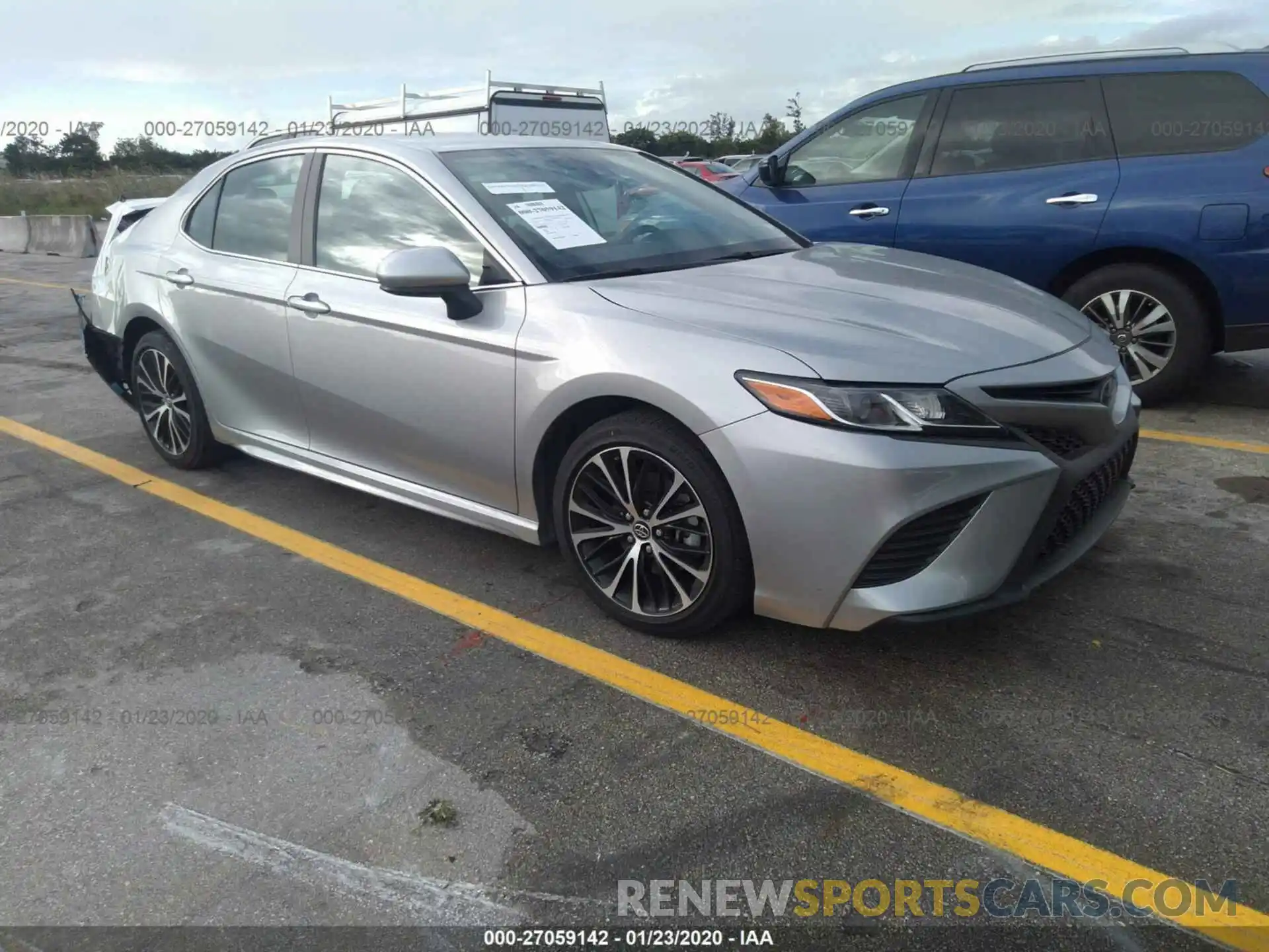 1 Photograph of a damaged car 4T1B11HKXKU203437 TOYOTA CAMRY 2019