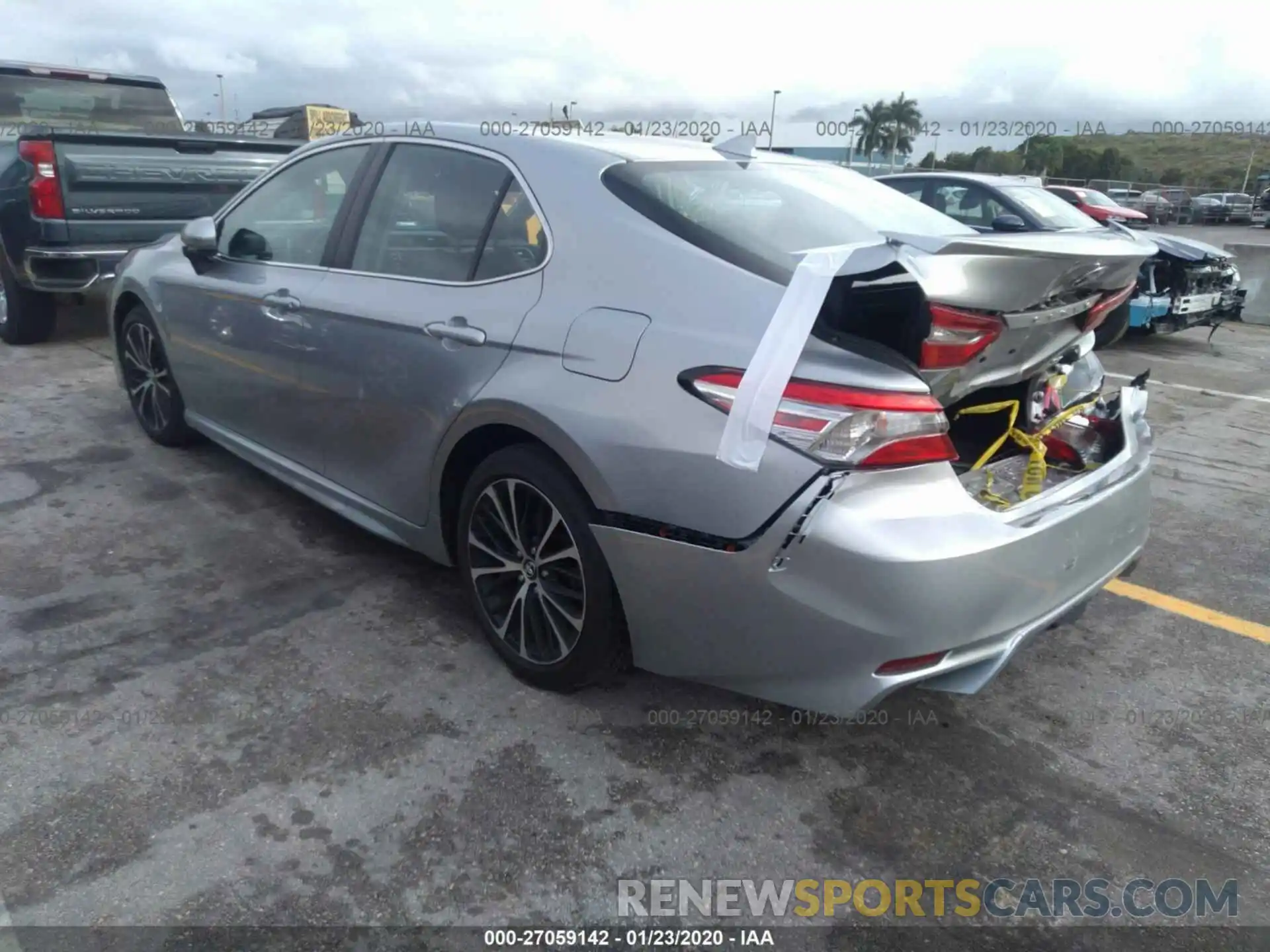 3 Photograph of a damaged car 4T1B11HKXKU203437 TOYOTA CAMRY 2019