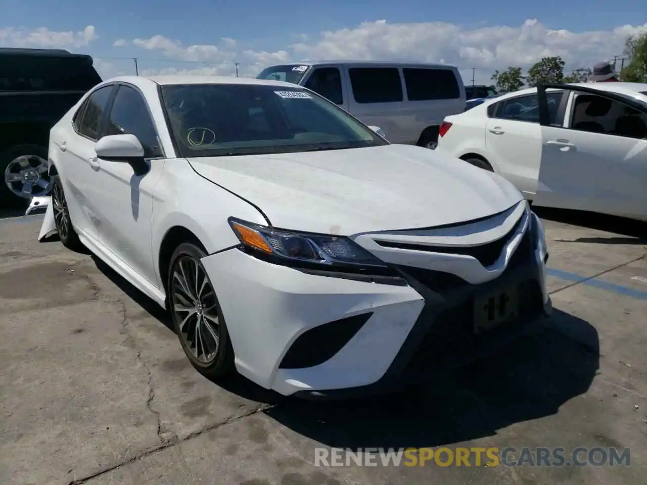 1 Photograph of a damaged car 4T1B11HKXKU203440 TOYOTA CAMRY 2019