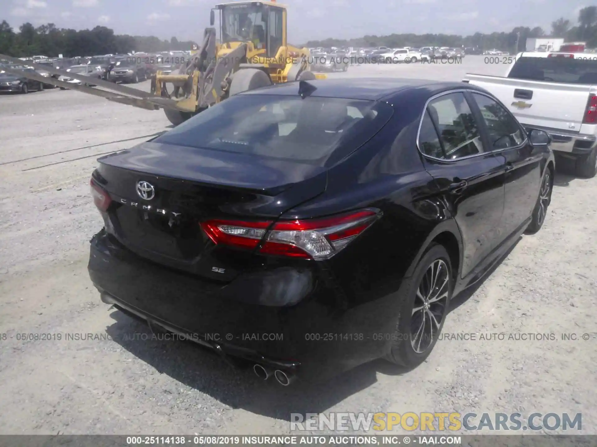 4 Photograph of a damaged car 4T1B11HKXKU204541 TOYOTA CAMRY 2019