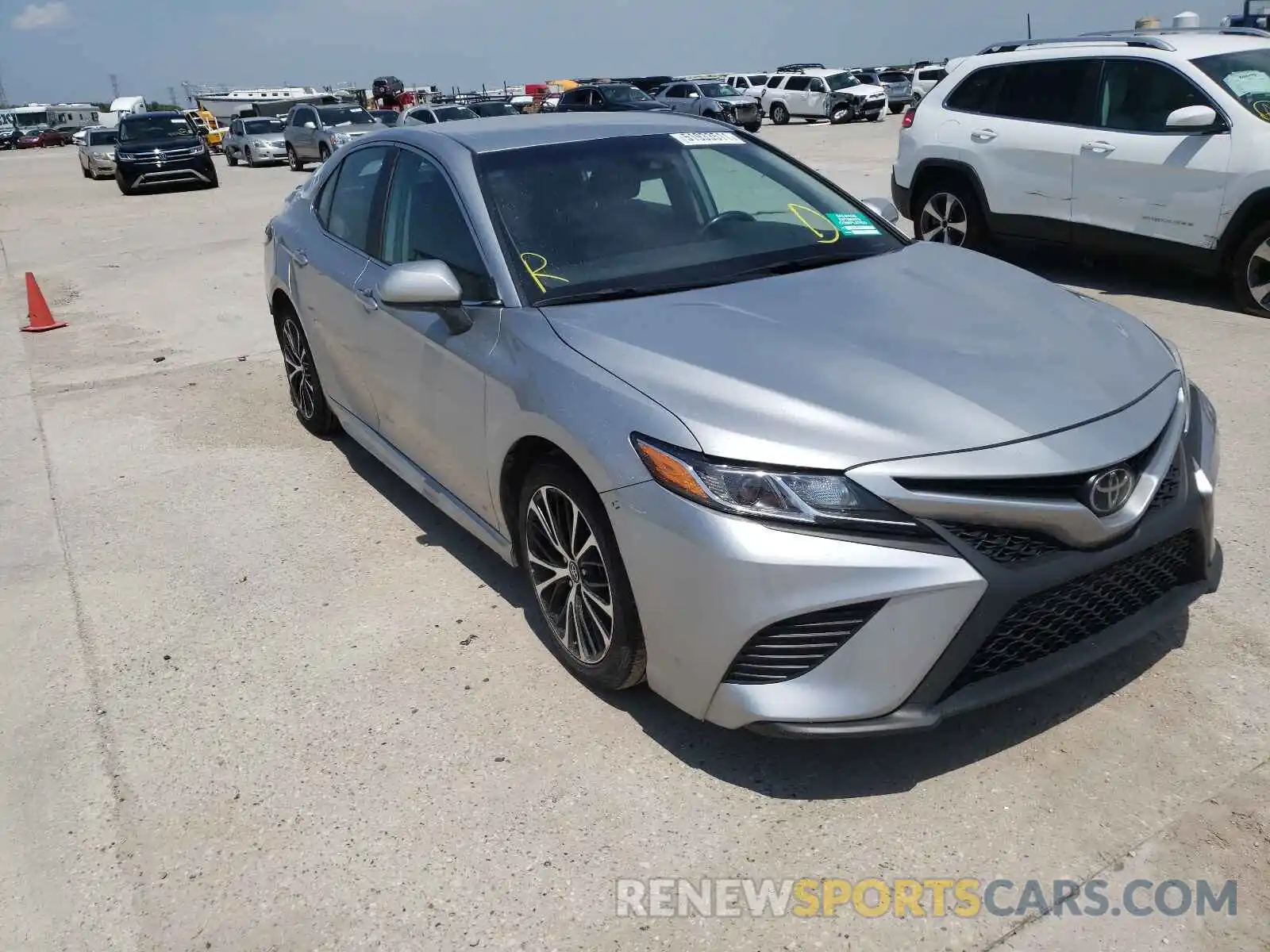 1 Photograph of a damaged car 4T1B11HKXKU204796 TOYOTA CAMRY 2019