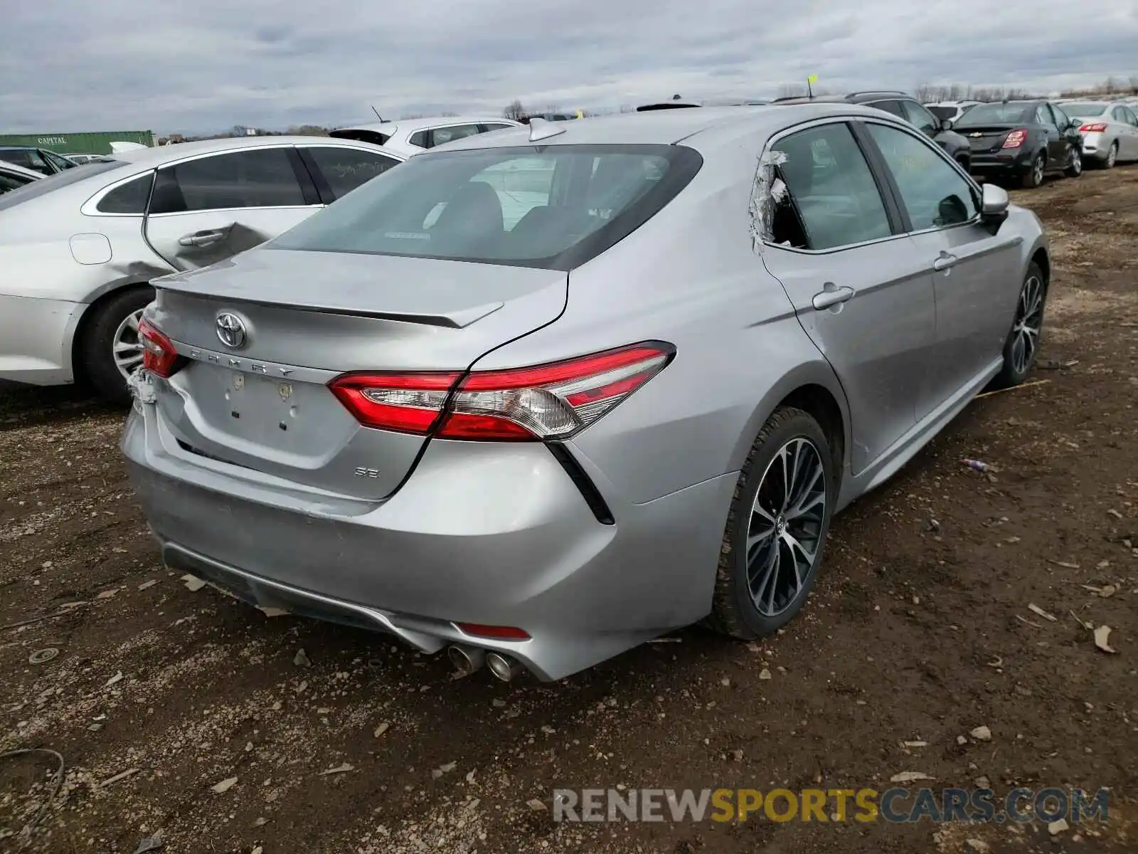 4 Photograph of a damaged car 4T1B11HKXKU204815 TOYOTA CAMRY 2019