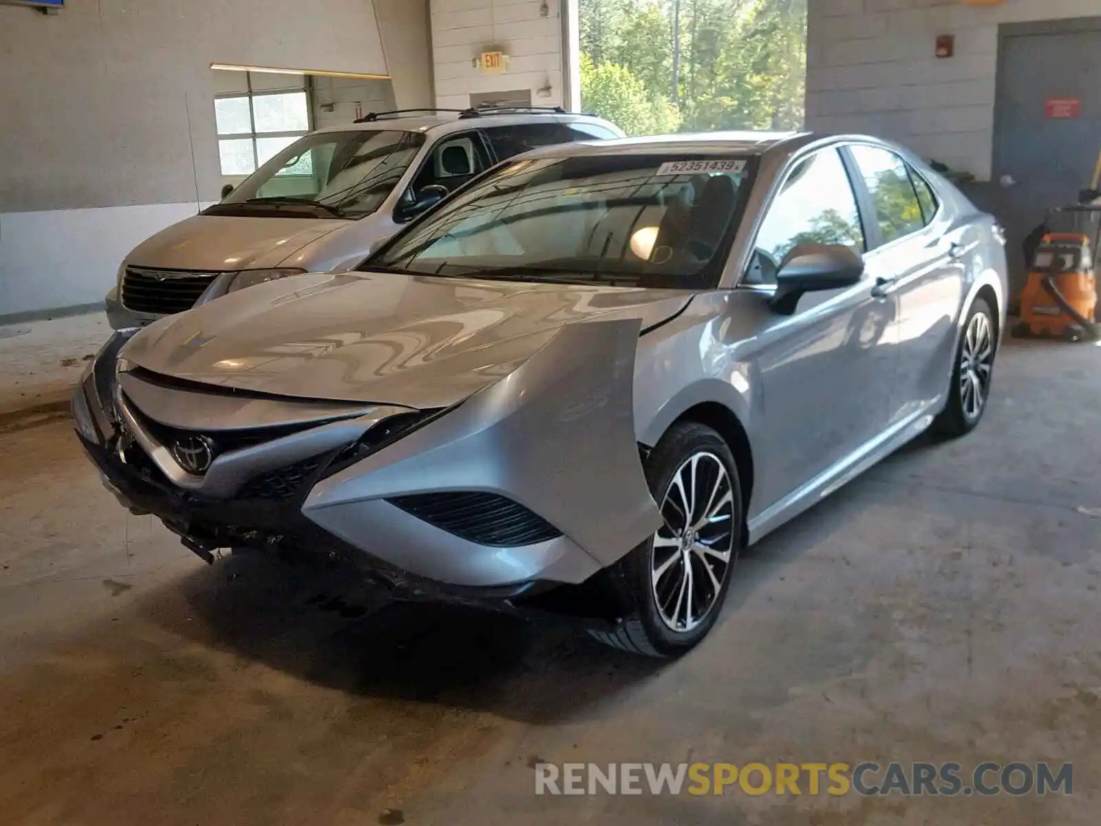 2 Photograph of a damaged car 4T1B11HKXKU205463 TOYOTA CAMRY 2019