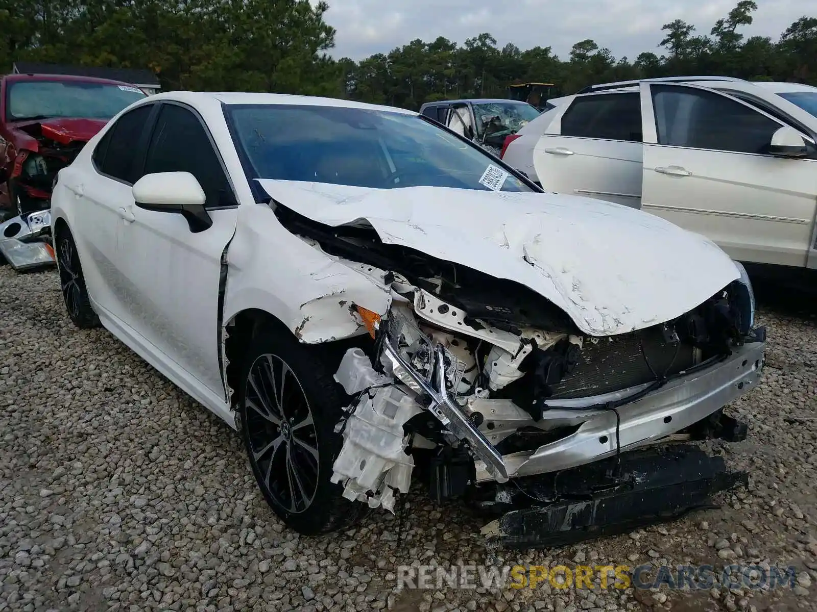 1 Photograph of a damaged car 4T1B11HKXKU205611 TOYOTA CAMRY 2019