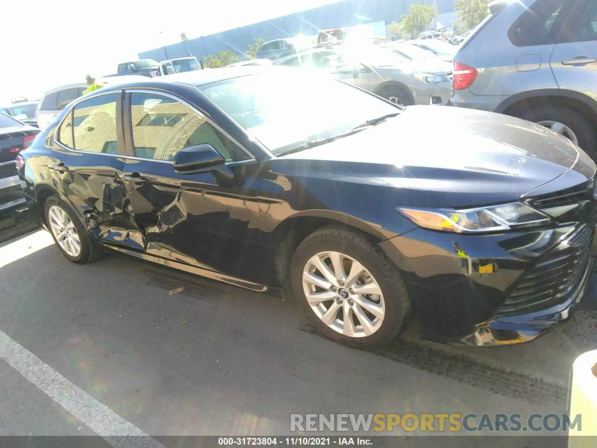 1 Photograph of a damaged car 4T1B11HKXKU206192 TOYOTA CAMRY 2019