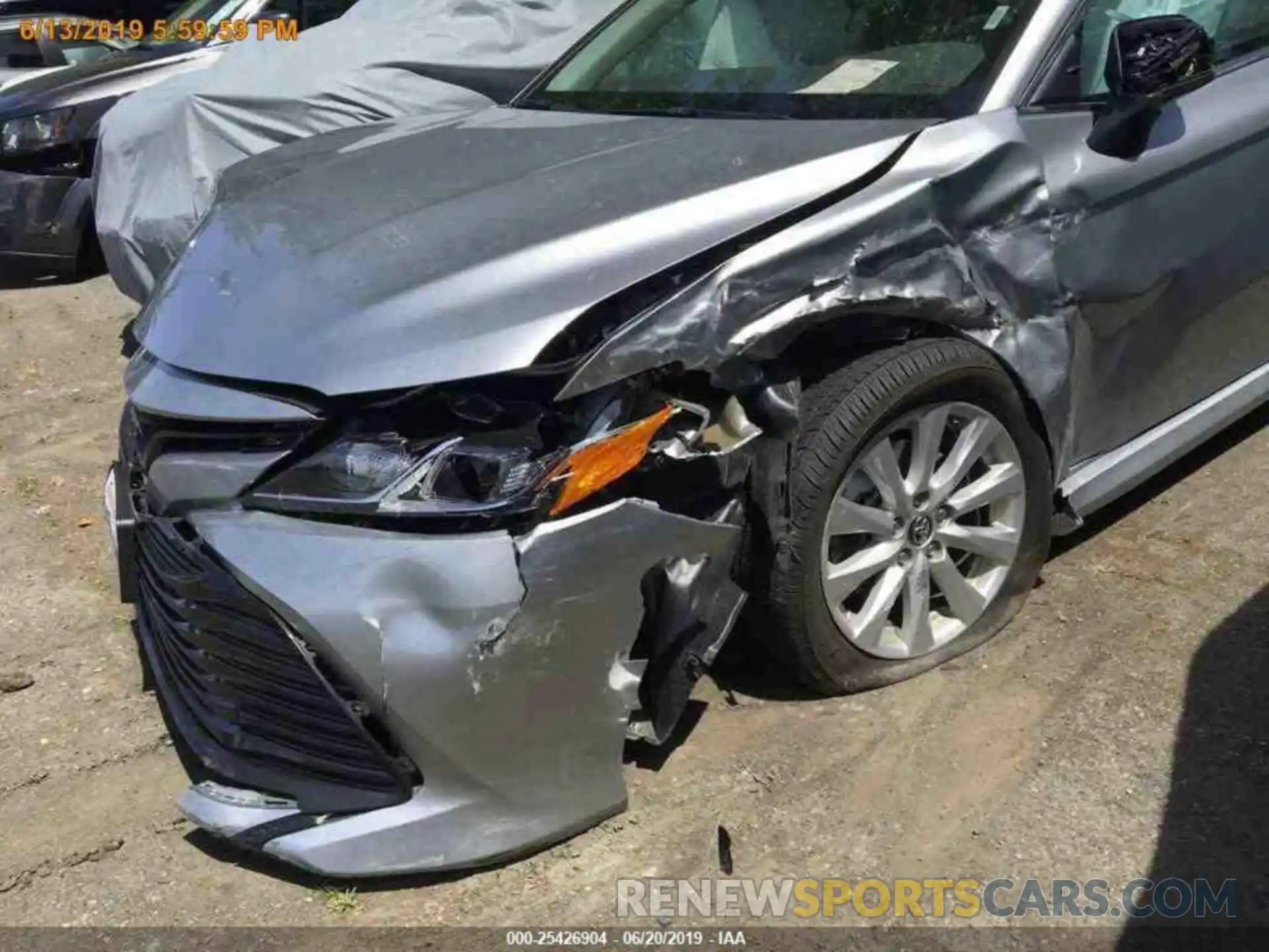 13 Photograph of a damaged car 4T1B11HKXKU206306 TOYOTA CAMRY 2019