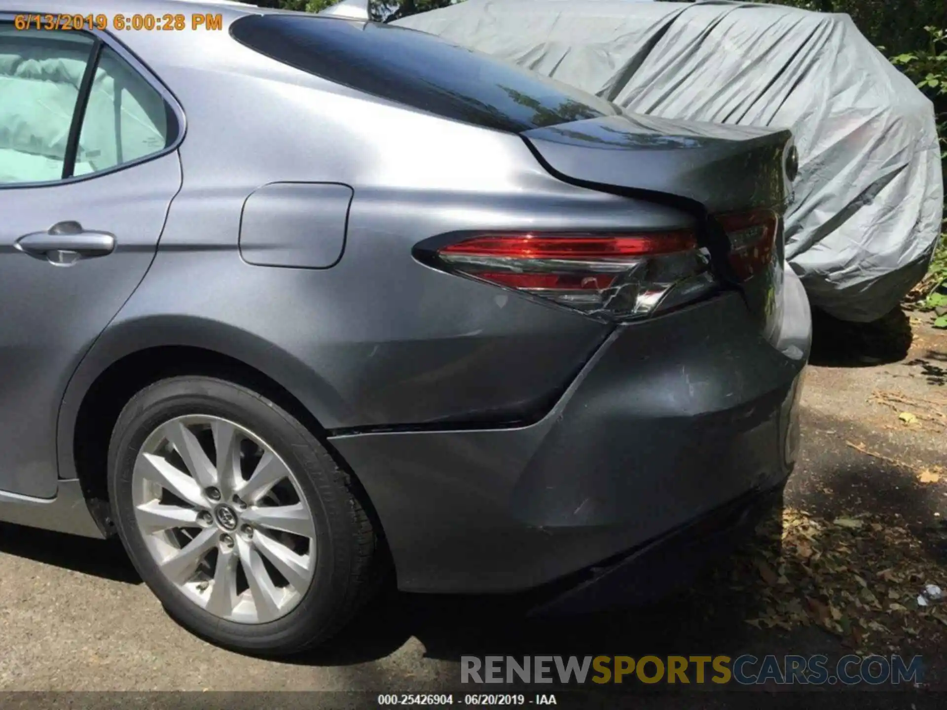 14 Photograph of a damaged car 4T1B11HKXKU206306 TOYOTA CAMRY 2019