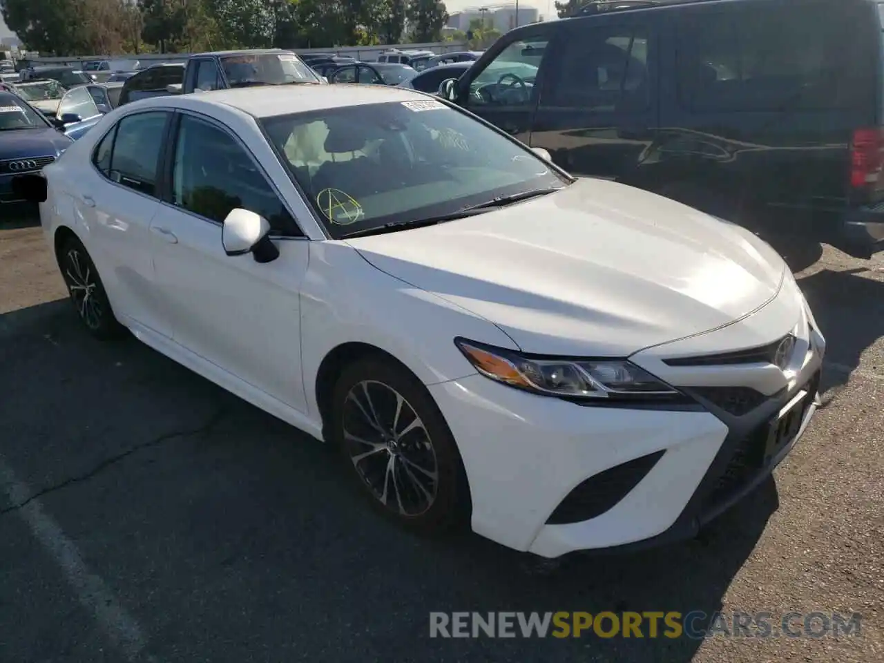 1 Photograph of a damaged car 4T1B11HKXKU206323 TOYOTA CAMRY 2019