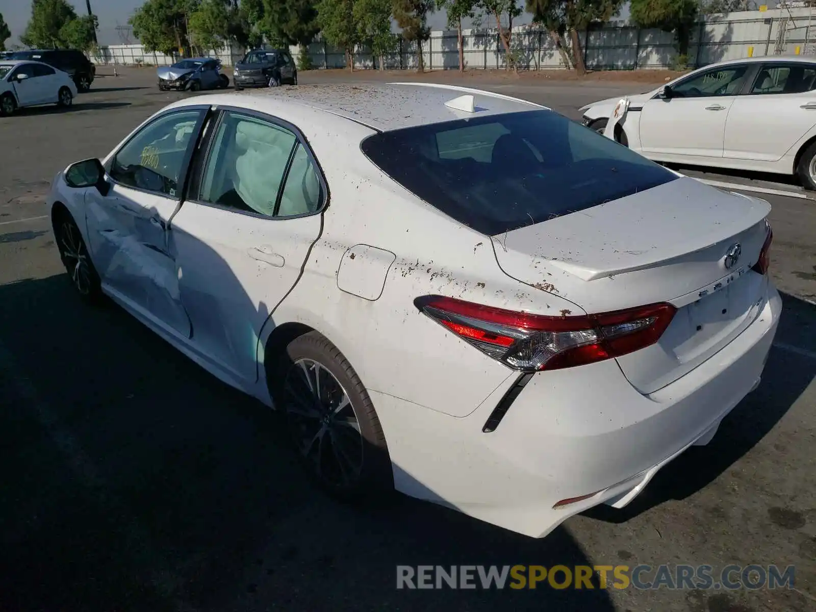 3 Photograph of a damaged car 4T1B11HKXKU206323 TOYOTA CAMRY 2019