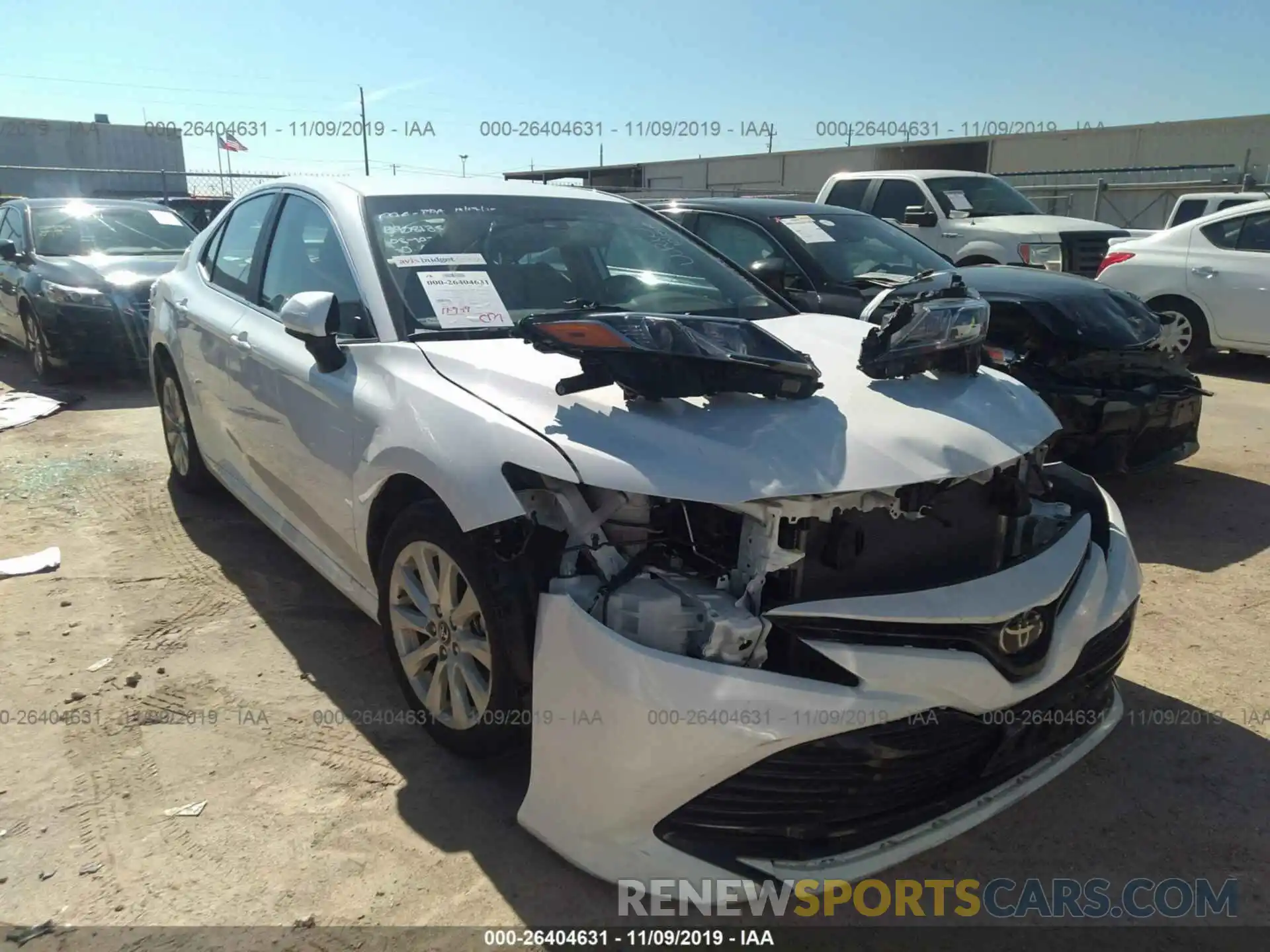 1 Photograph of a damaged car 4T1B11HKXKU206628 TOYOTA CAMRY 2019