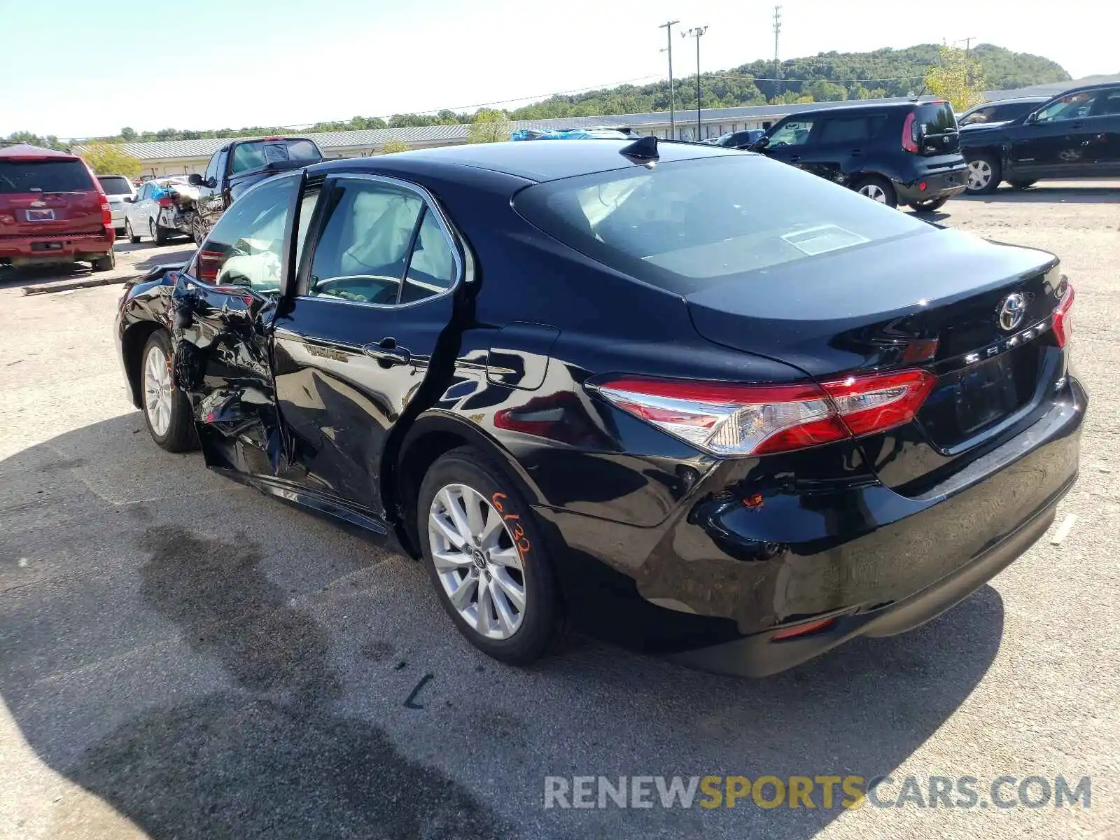 3 Photograph of a damaged car 4T1B11HKXKU207309 TOYOTA CAMRY 2019