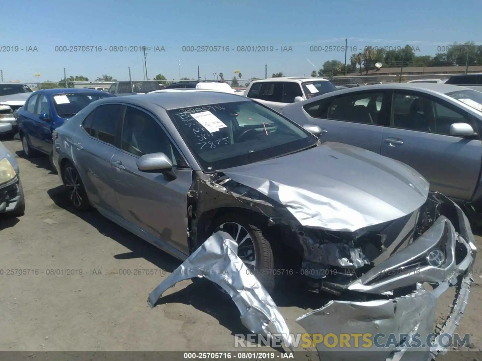 1 Photograph of a damaged car 4T1B11HKXKU207875 TOYOTA CAMRY 2019