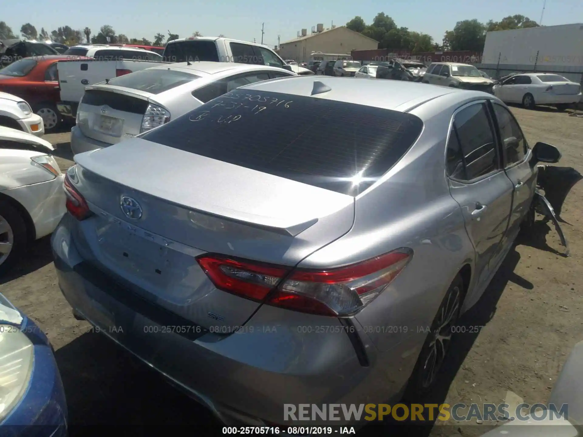 4 Photograph of a damaged car 4T1B11HKXKU207875 TOYOTA CAMRY 2019