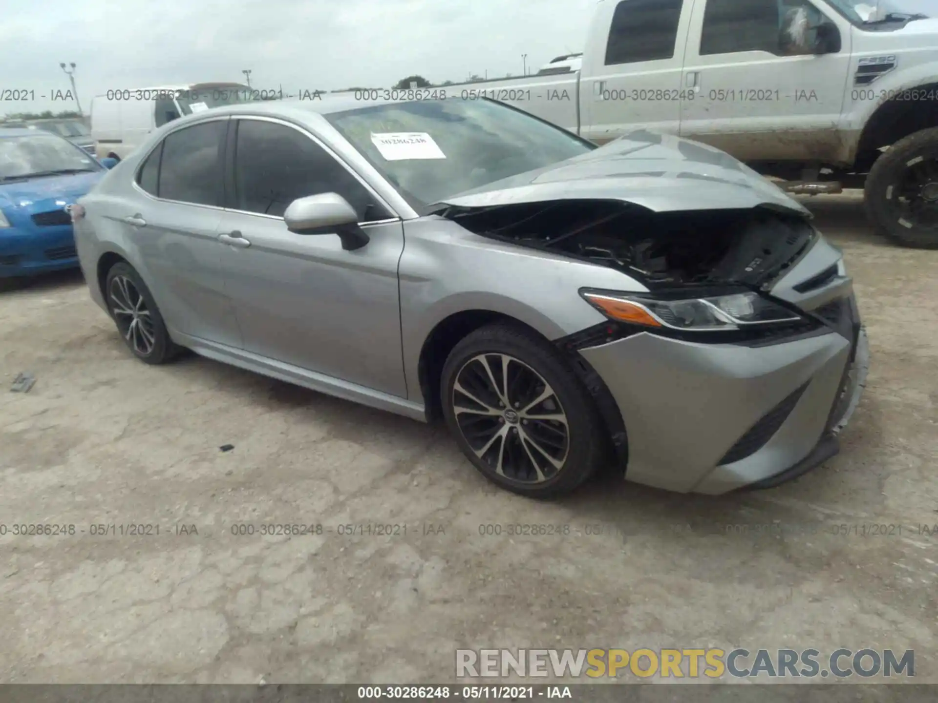 1 Photograph of a damaged car 4T1B11HKXKU208086 TOYOTA CAMRY 2019