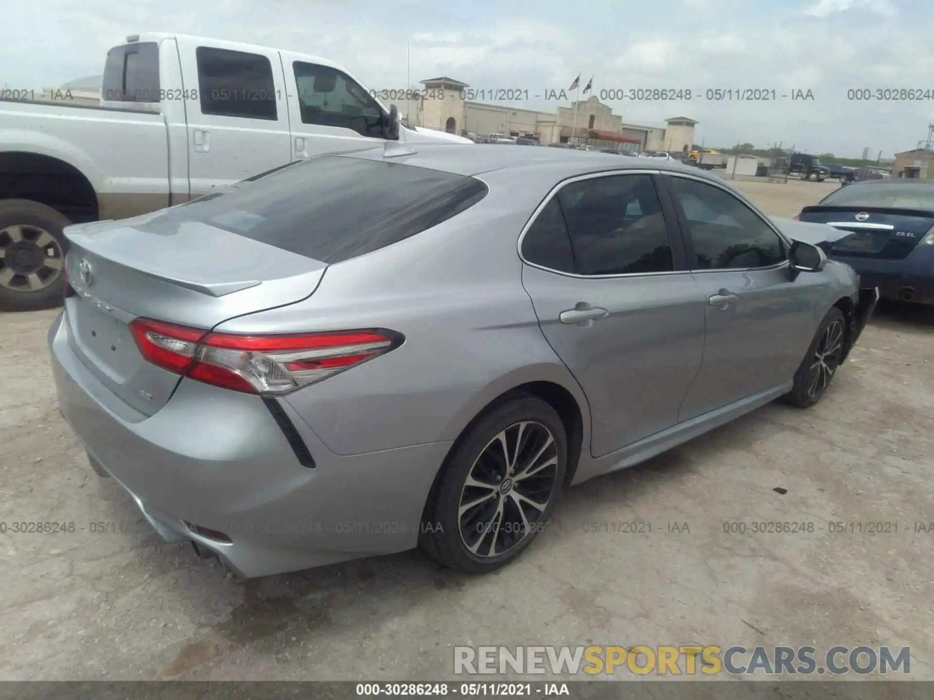 4 Photograph of a damaged car 4T1B11HKXKU208086 TOYOTA CAMRY 2019