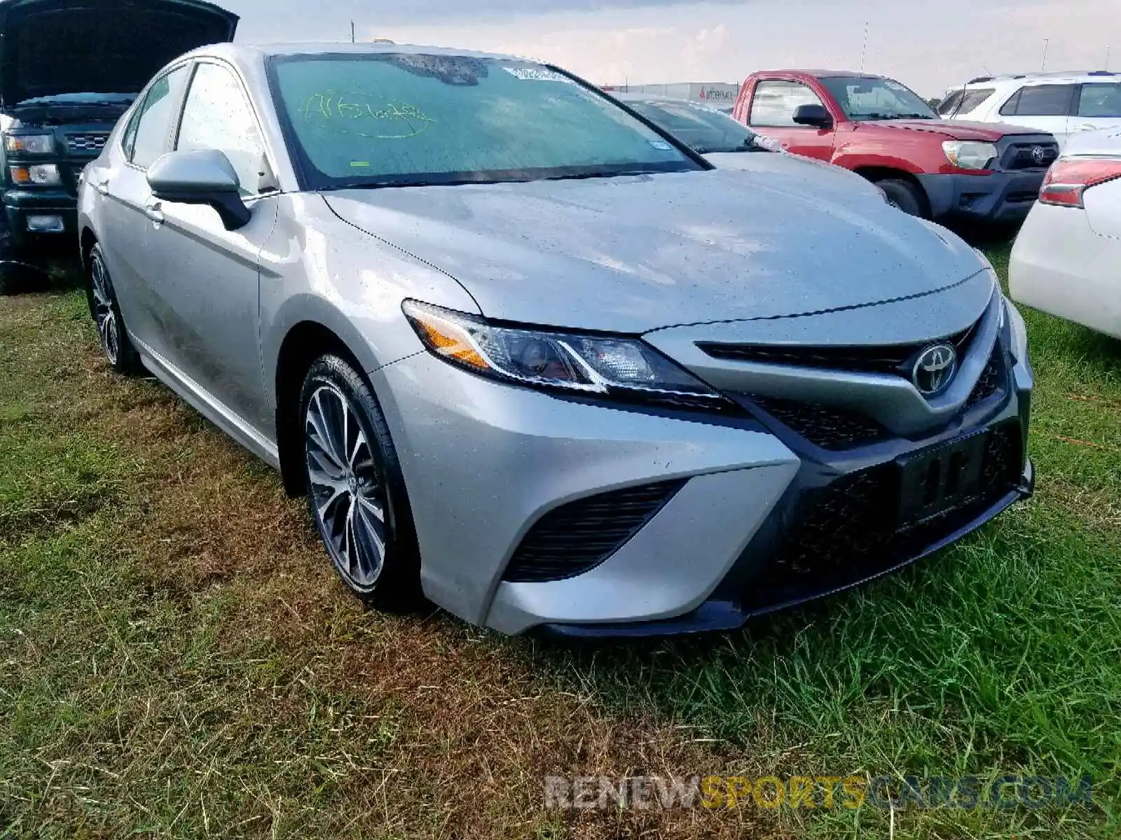 1 Photograph of a damaged car 4T1B11HKXKU208119 TOYOTA CAMRY 2019