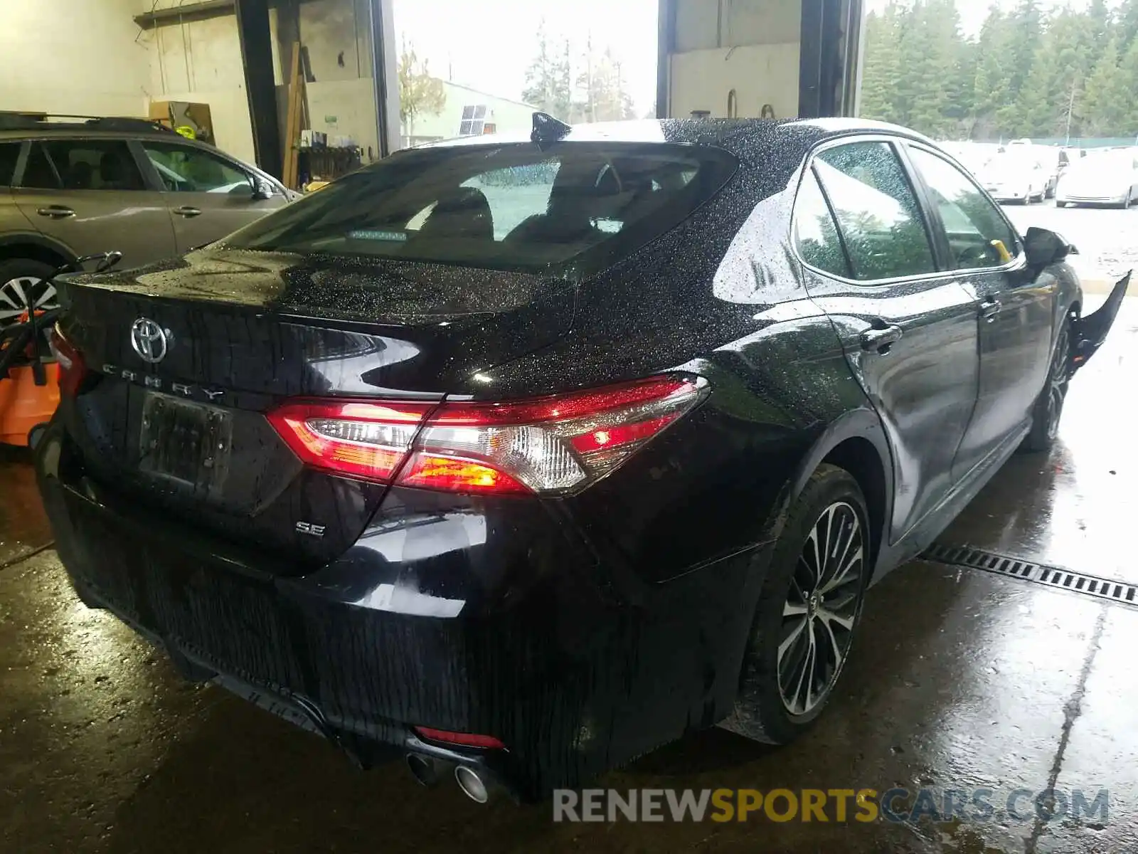 4 Photograph of a damaged car 4T1B11HKXKU208864 TOYOTA CAMRY 2019