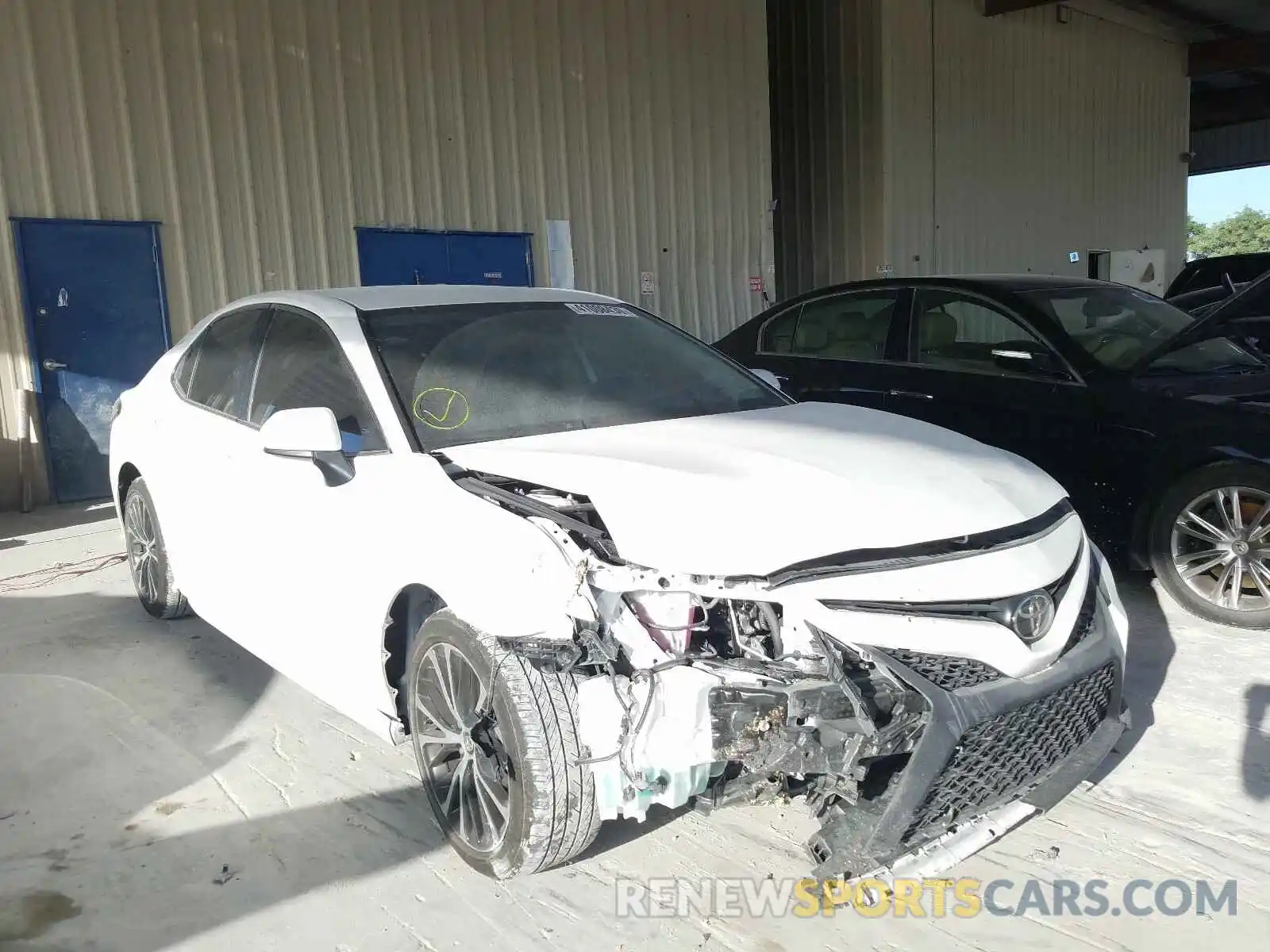 1 Photograph of a damaged car 4T1B11HKXKU209500 TOYOTA CAMRY 2019