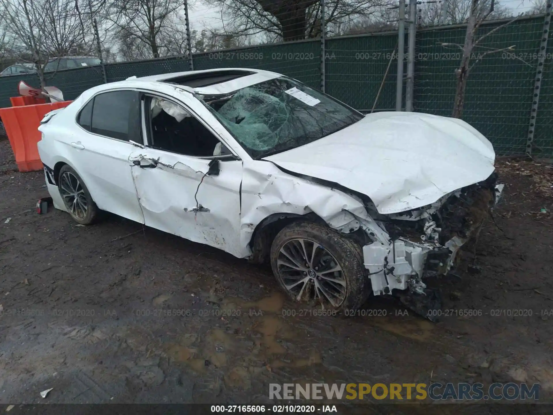 1 Photograph of a damaged car 4T1B11HKXKU210310 TOYOTA CAMRY 2019