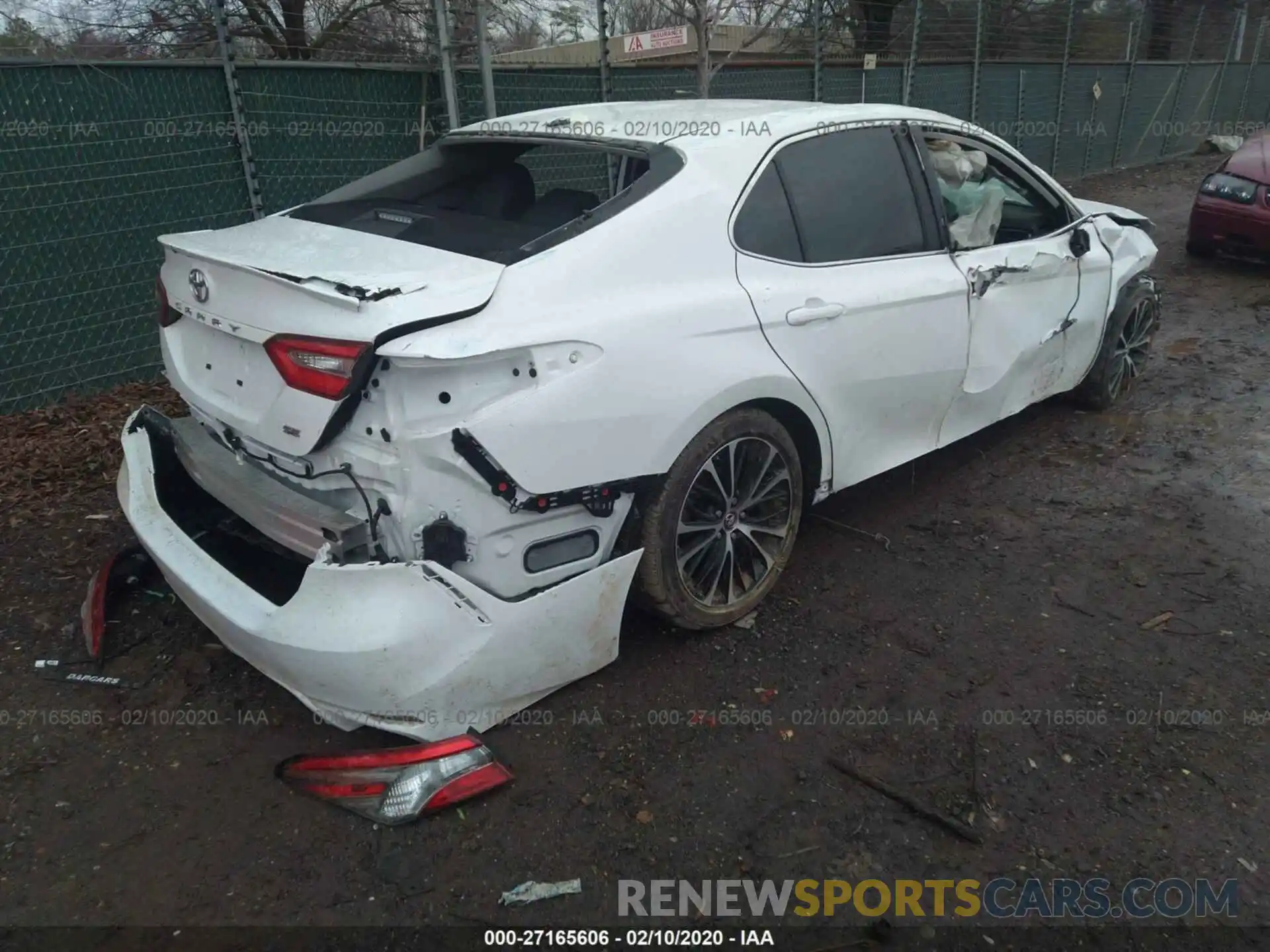 4 Photograph of a damaged car 4T1B11HKXKU210310 TOYOTA CAMRY 2019