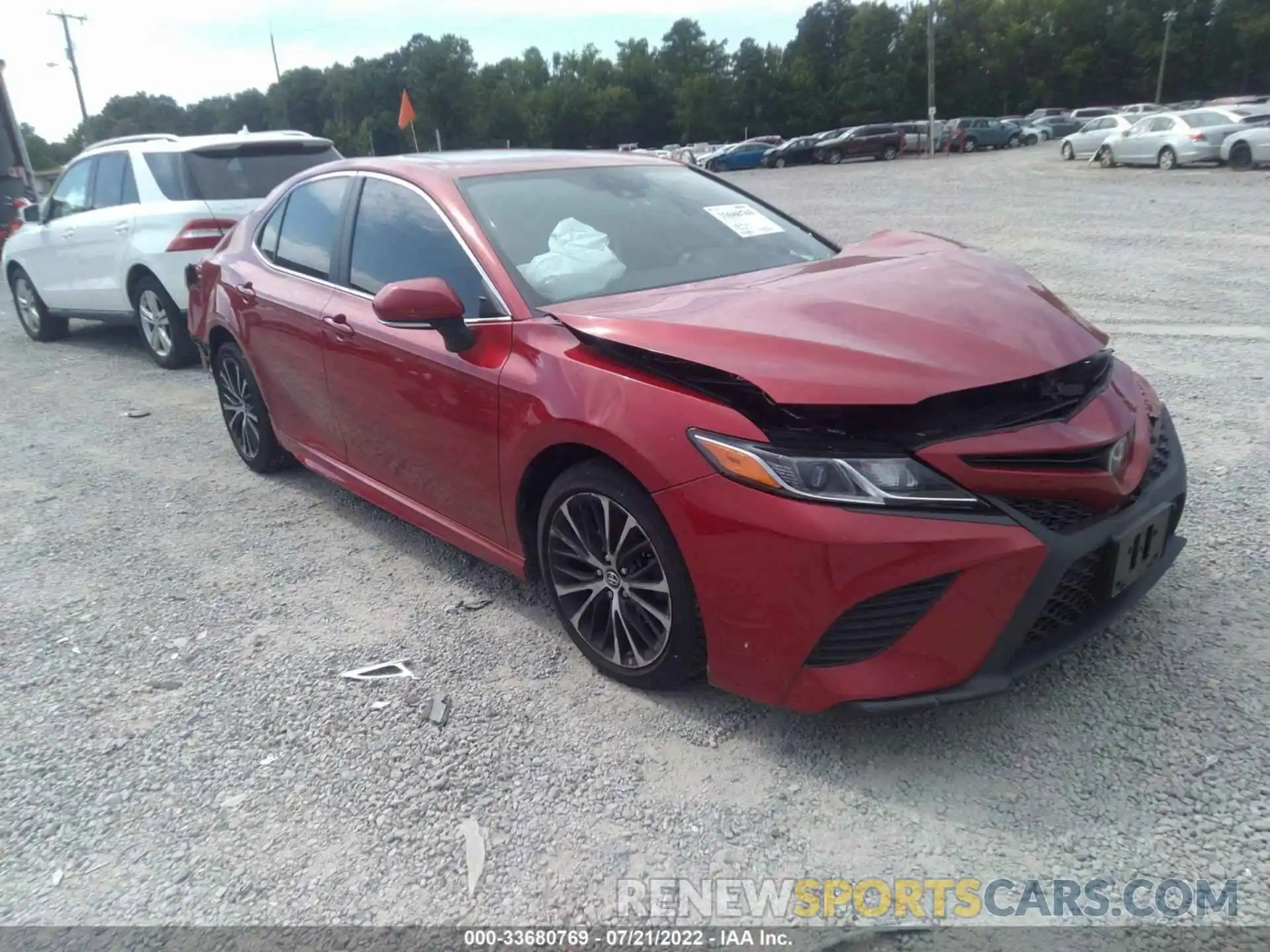 1 Photograph of a damaged car 4T1B11HKXKU211134 TOYOTA CAMRY 2019