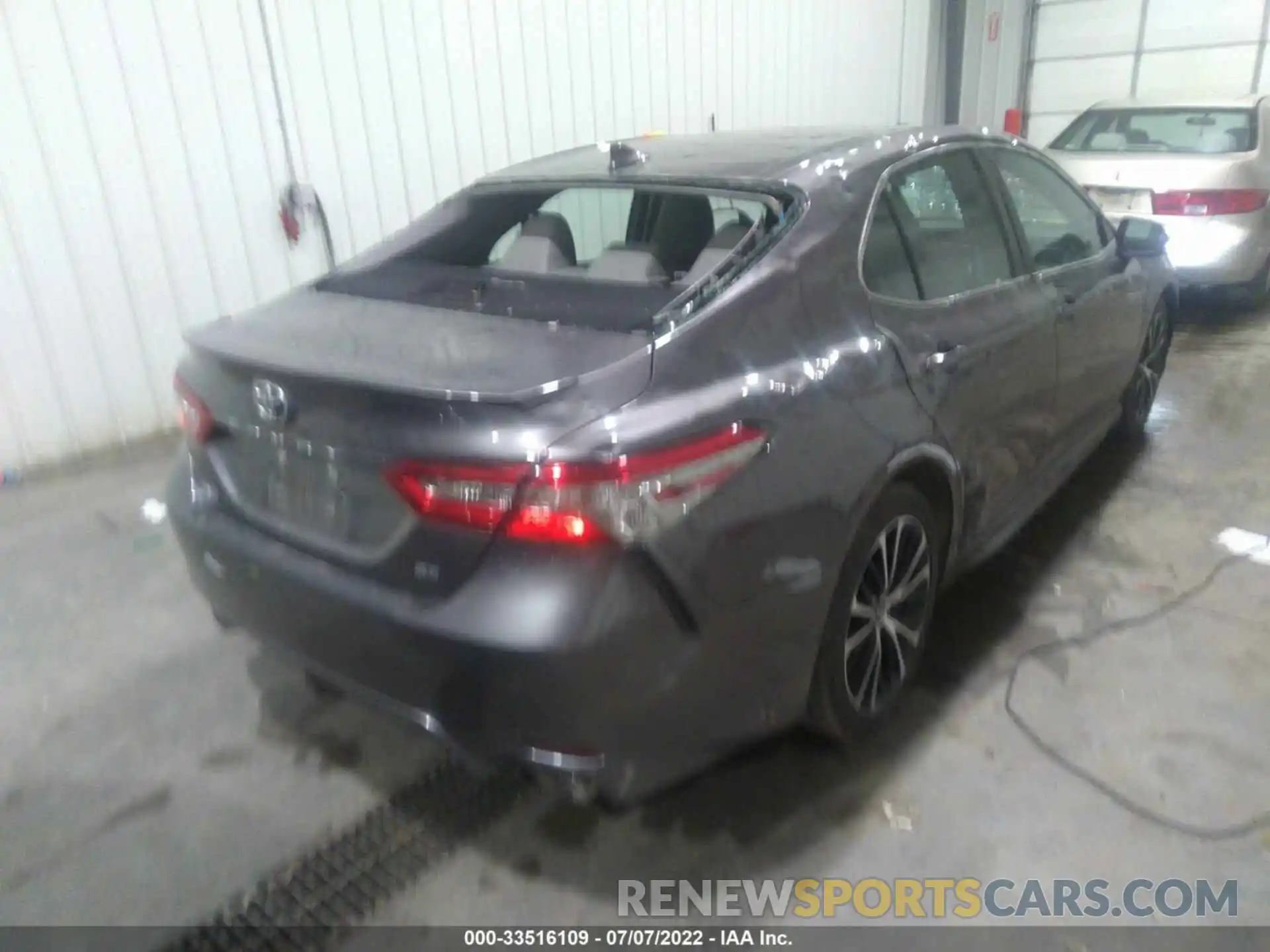 4 Photograph of a damaged car 4T1B11HKXKU211845 TOYOTA CAMRY 2019