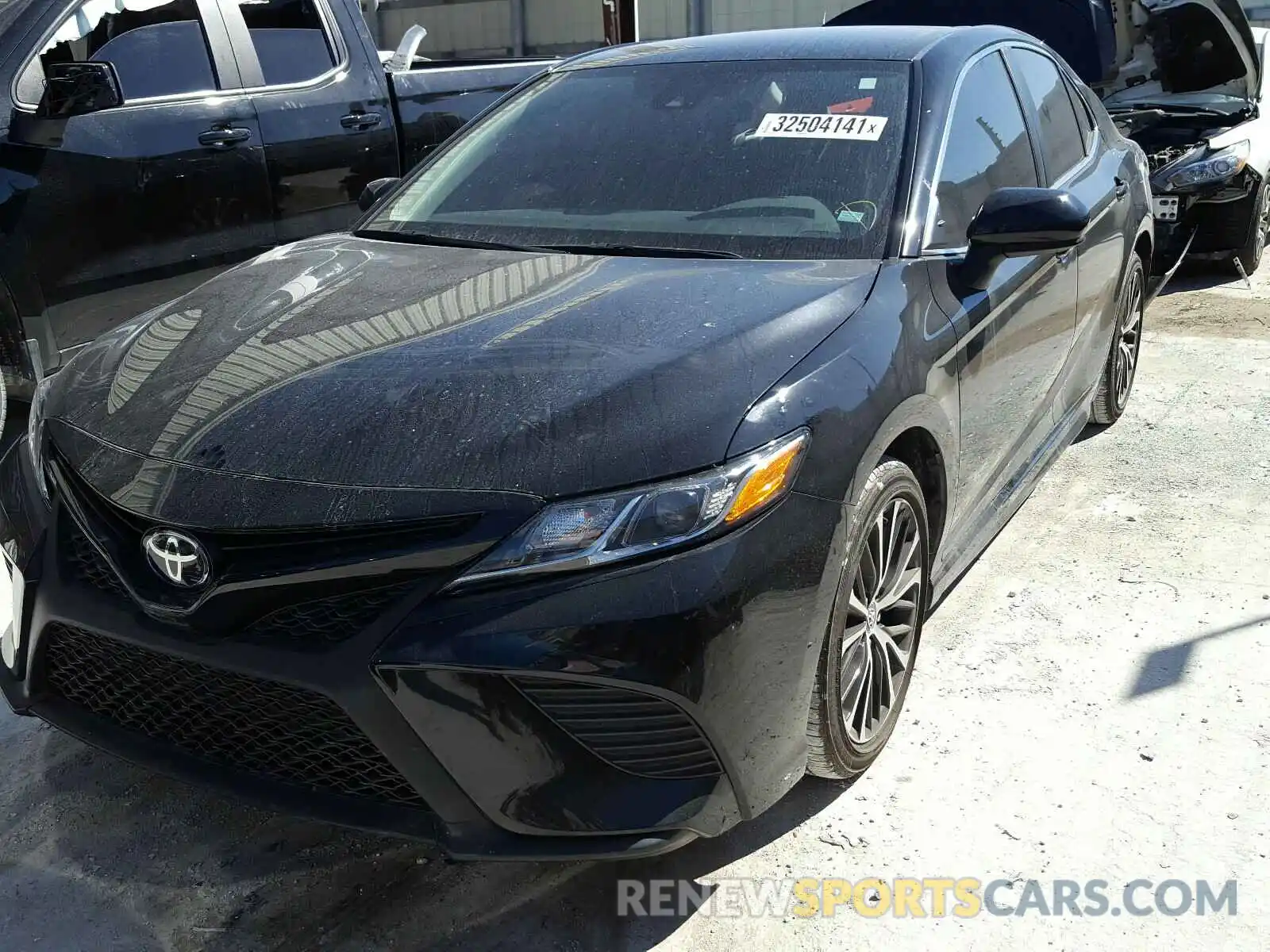 2 Photograph of a damaged car 4T1B11HKXKU212798 TOYOTA CAMRY 2019