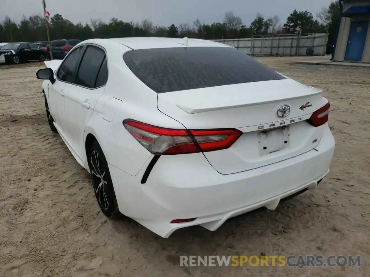 3 Photograph of a damaged car 4T1B11HKXKU213031 TOYOTA CAMRY 2019