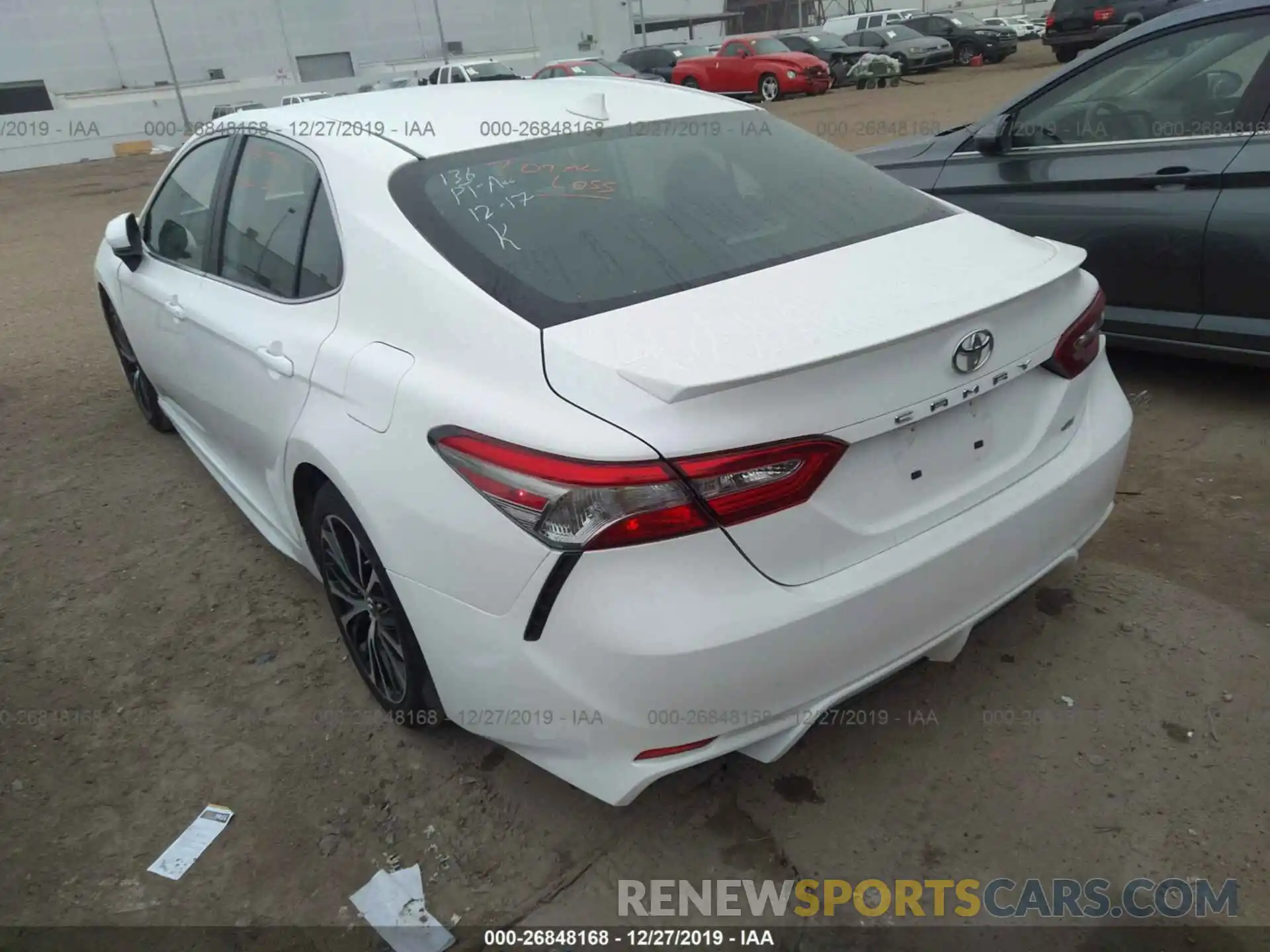 3 Фотография поврежденного автомобиля 4T1B11HKXKU213305 TOYOTA CAMRY 2019