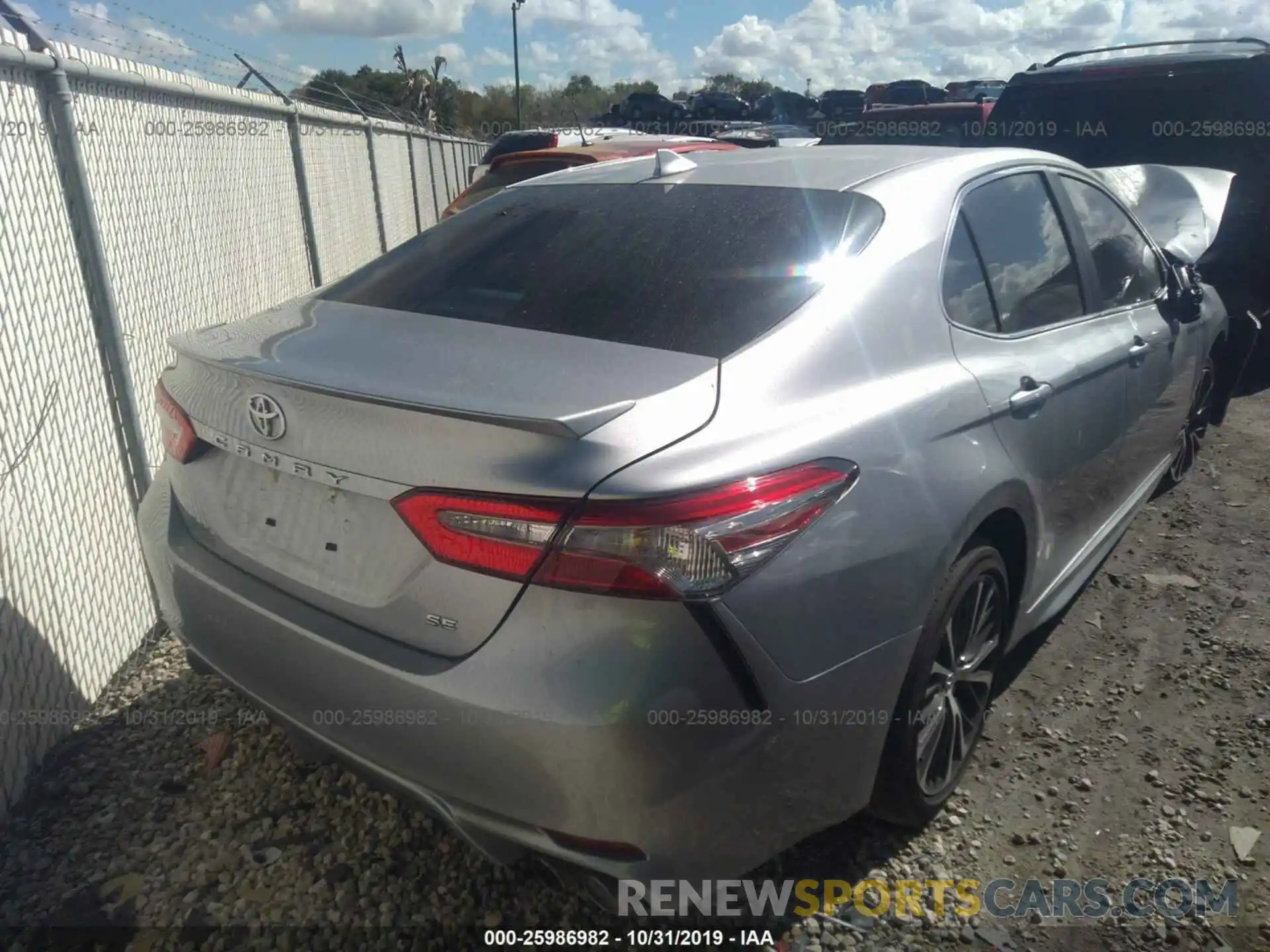 4 Фотография поврежденного автомобиля 4T1B11HKXKU214177 TOYOTA CAMRY 2019