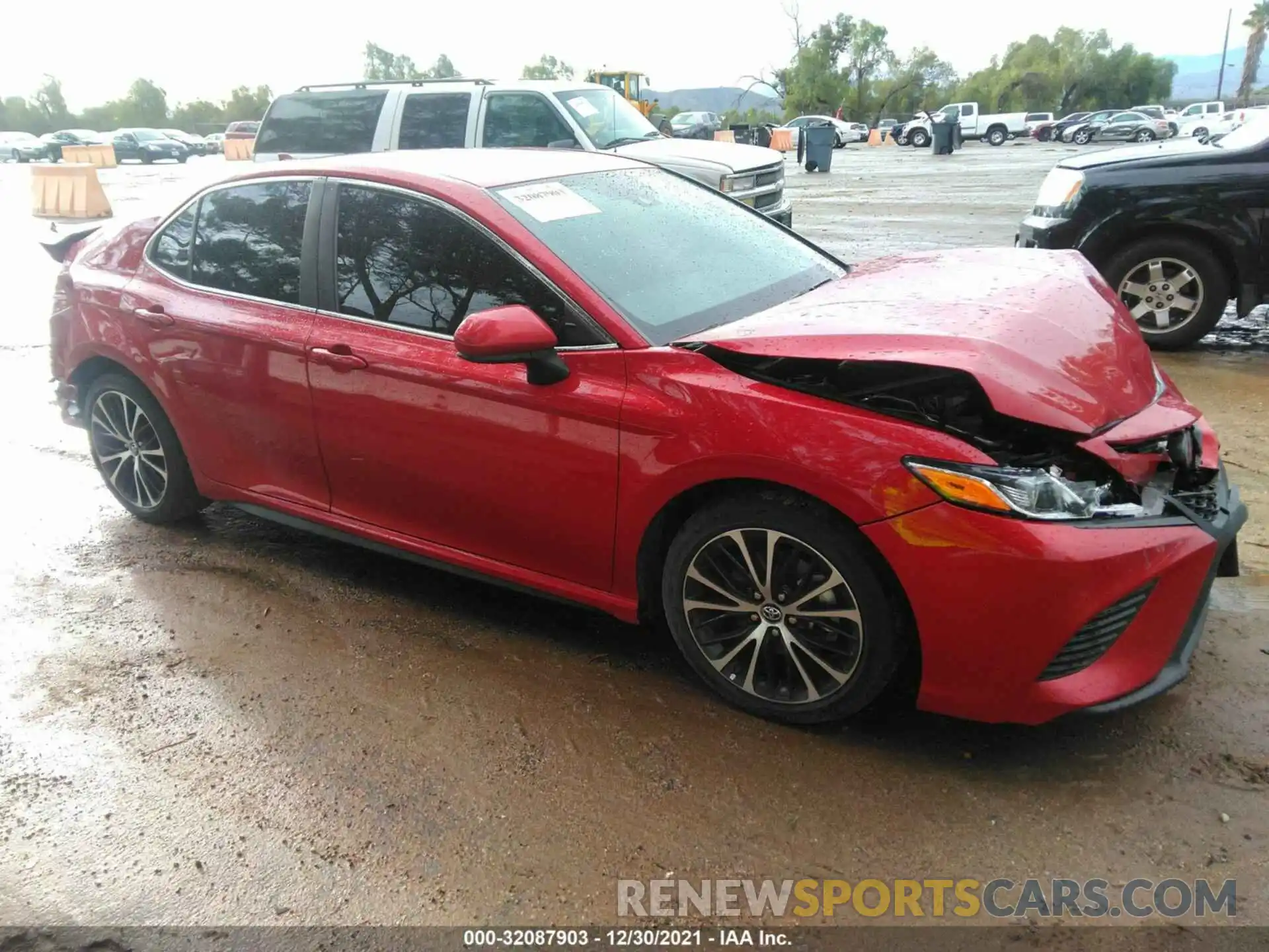 1 Photograph of a damaged car 4T1B11HKXKU214437 TOYOTA CAMRY 2019