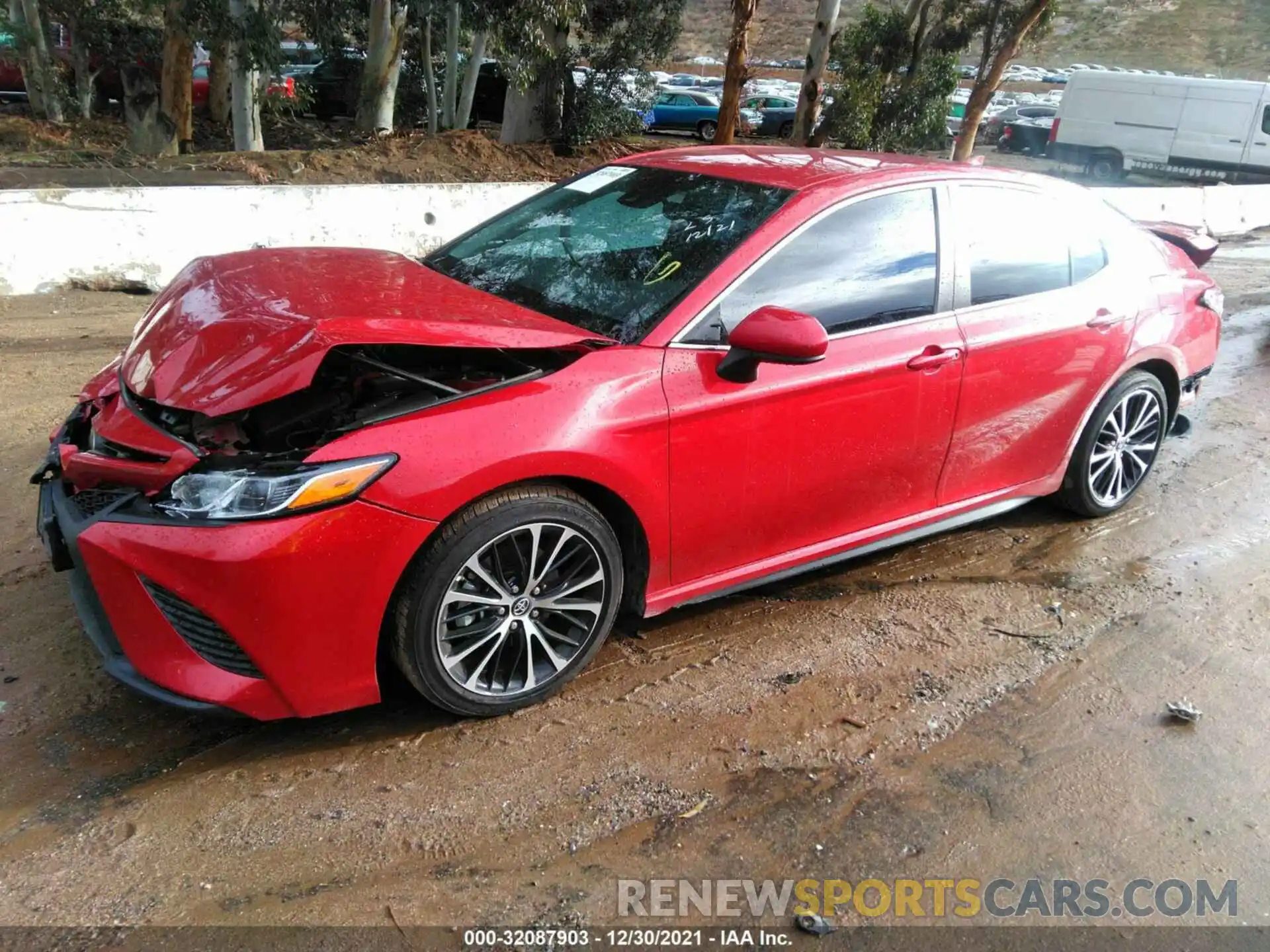 2 Photograph of a damaged car 4T1B11HKXKU214437 TOYOTA CAMRY 2019