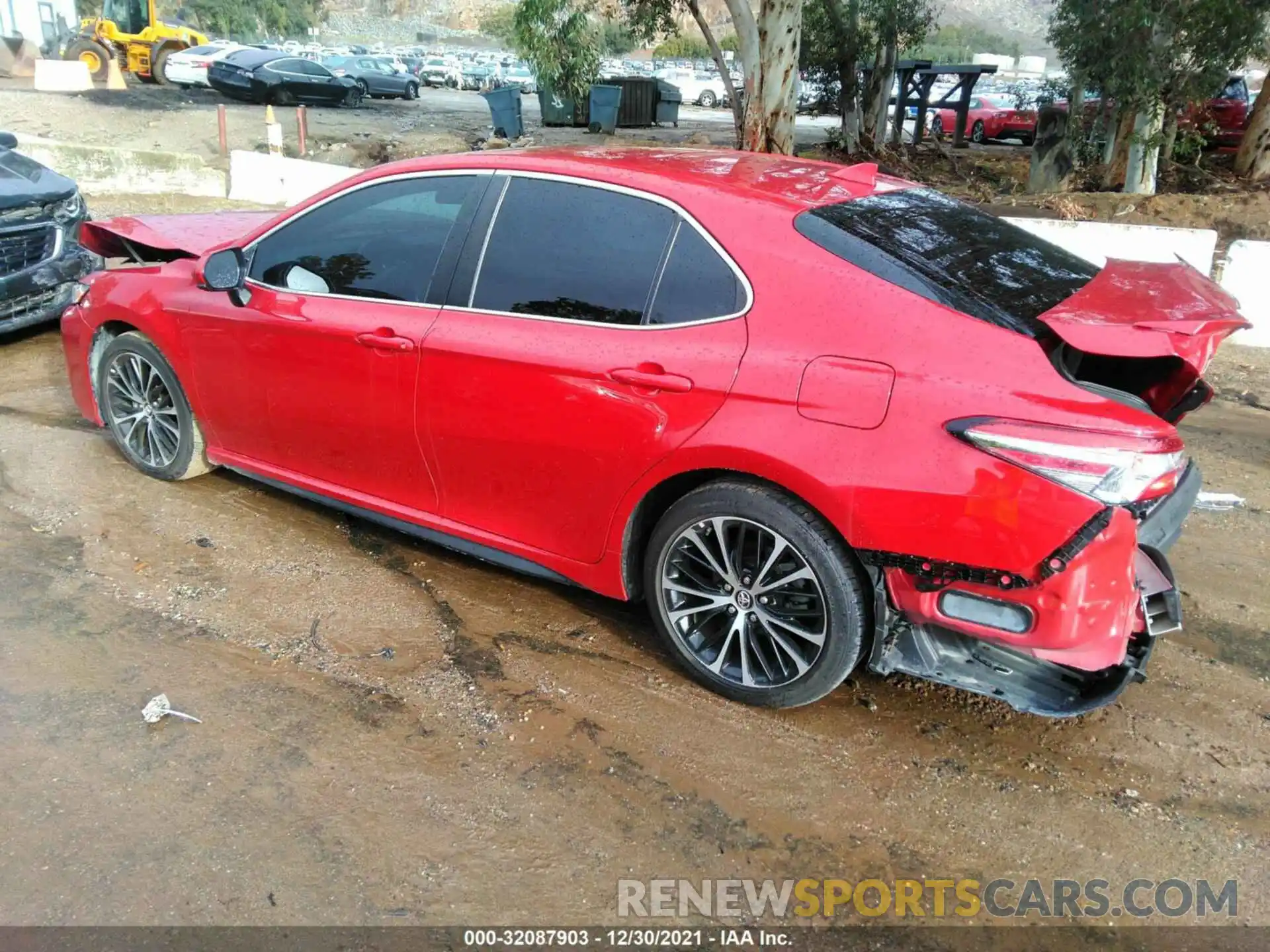 3 Photograph of a damaged car 4T1B11HKXKU214437 TOYOTA CAMRY 2019