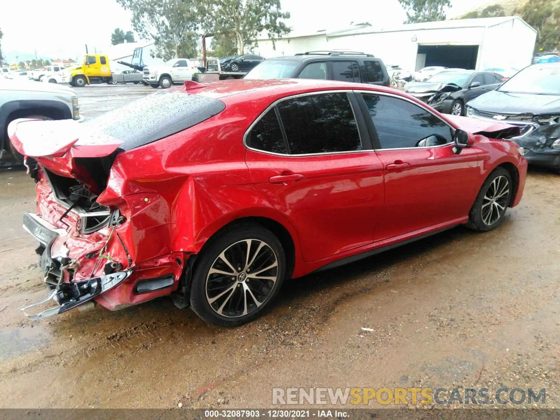 4 Фотография поврежденного автомобиля 4T1B11HKXKU214437 TOYOTA CAMRY 2019