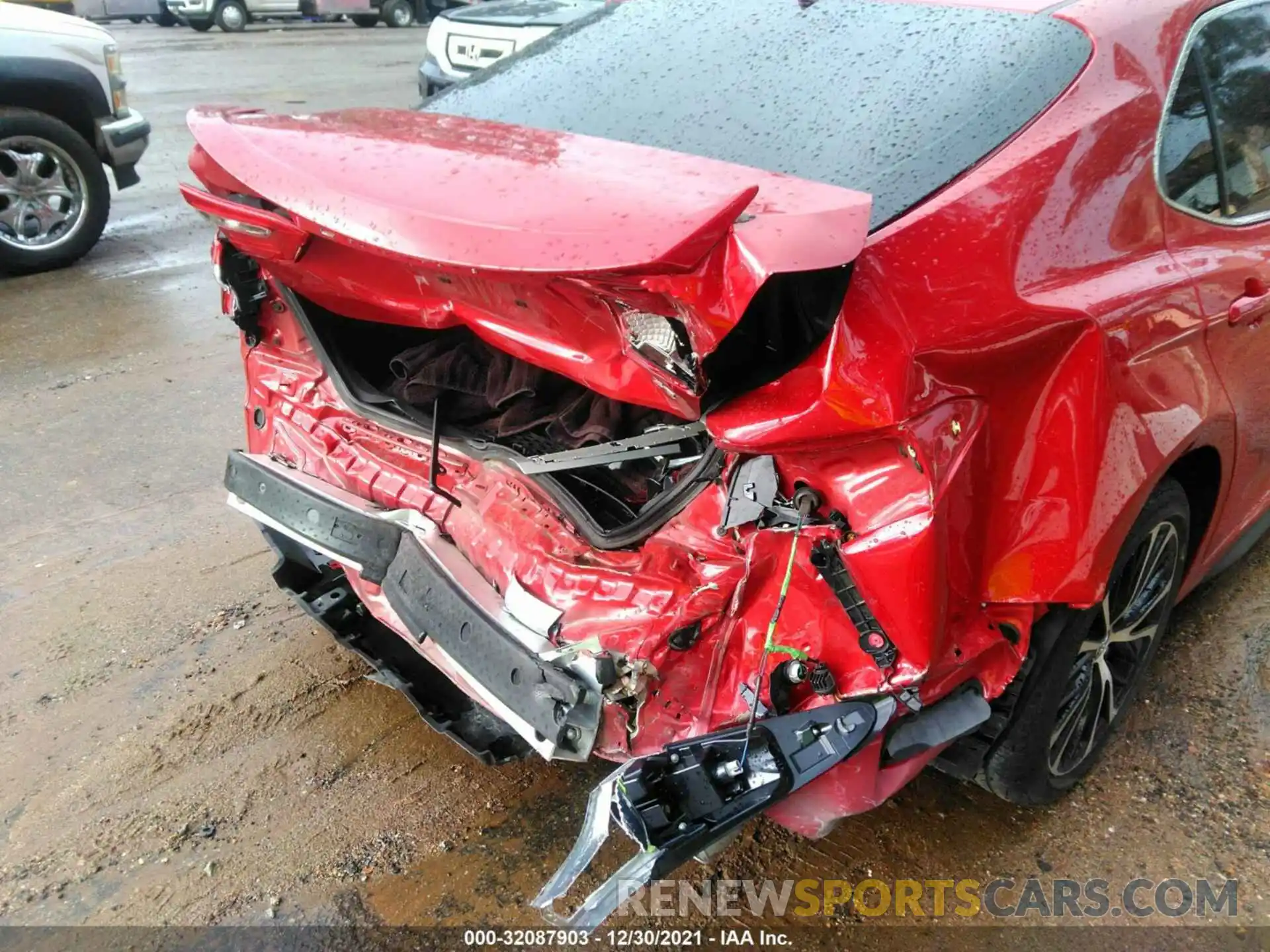 6 Photograph of a damaged car 4T1B11HKXKU214437 TOYOTA CAMRY 2019