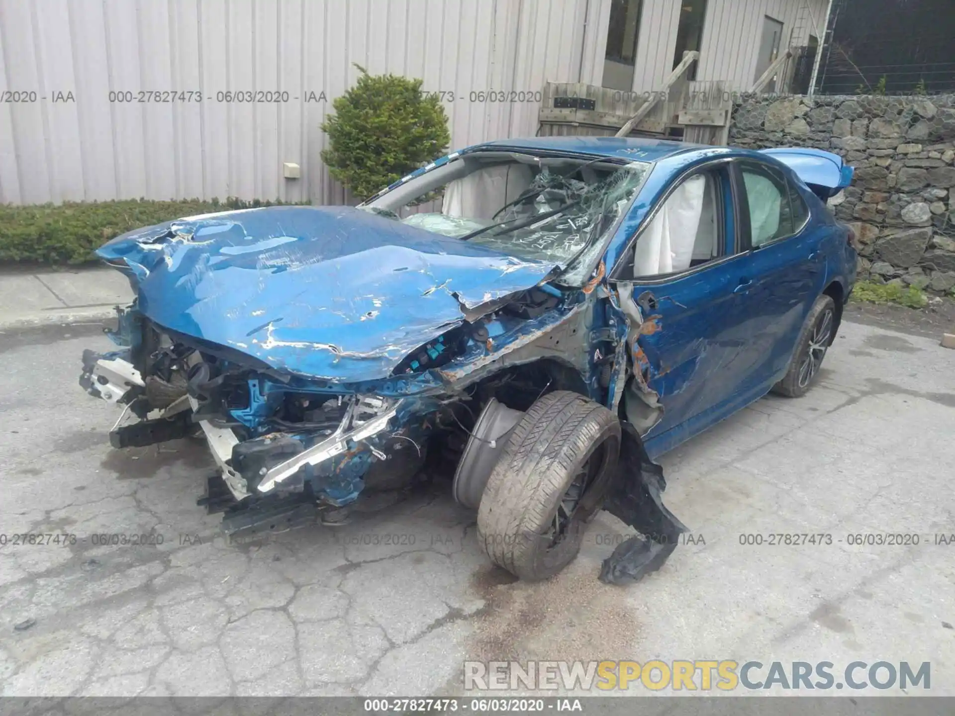 2 Photograph of a damaged car 4T1B11HKXKU215121 TOYOTA CAMRY 2019