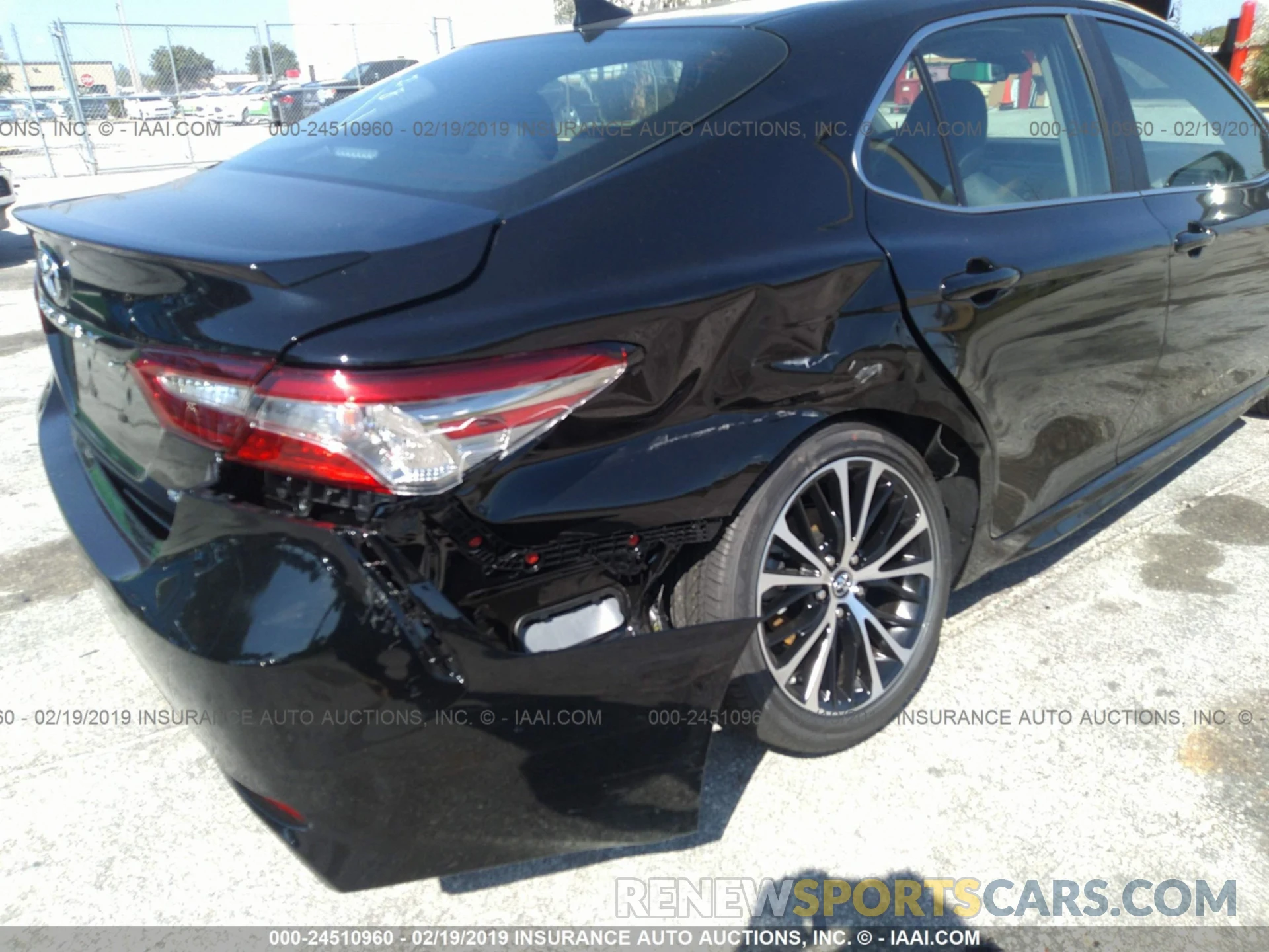 6 Photograph of a damaged car 4T1B11HKXKU215233 TOYOTA CAMRY 2019