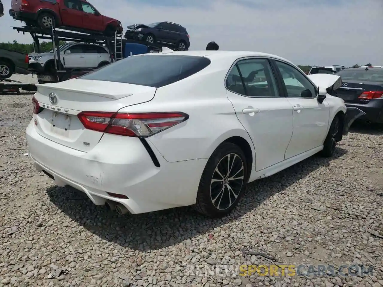 4 Фотография поврежденного автомобиля 4T1B11HKXKU215443 TOYOTA CAMRY 2019