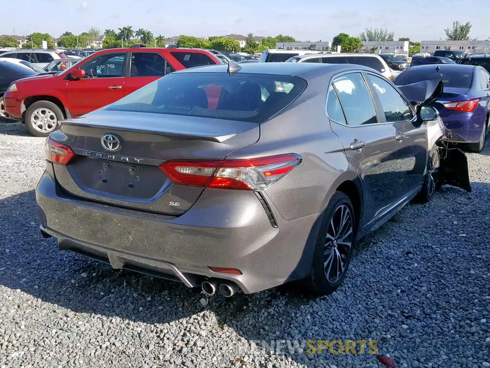 4 Photograph of a damaged car 4T1B11HKXKU216205 TOYOTA CAMRY 2019