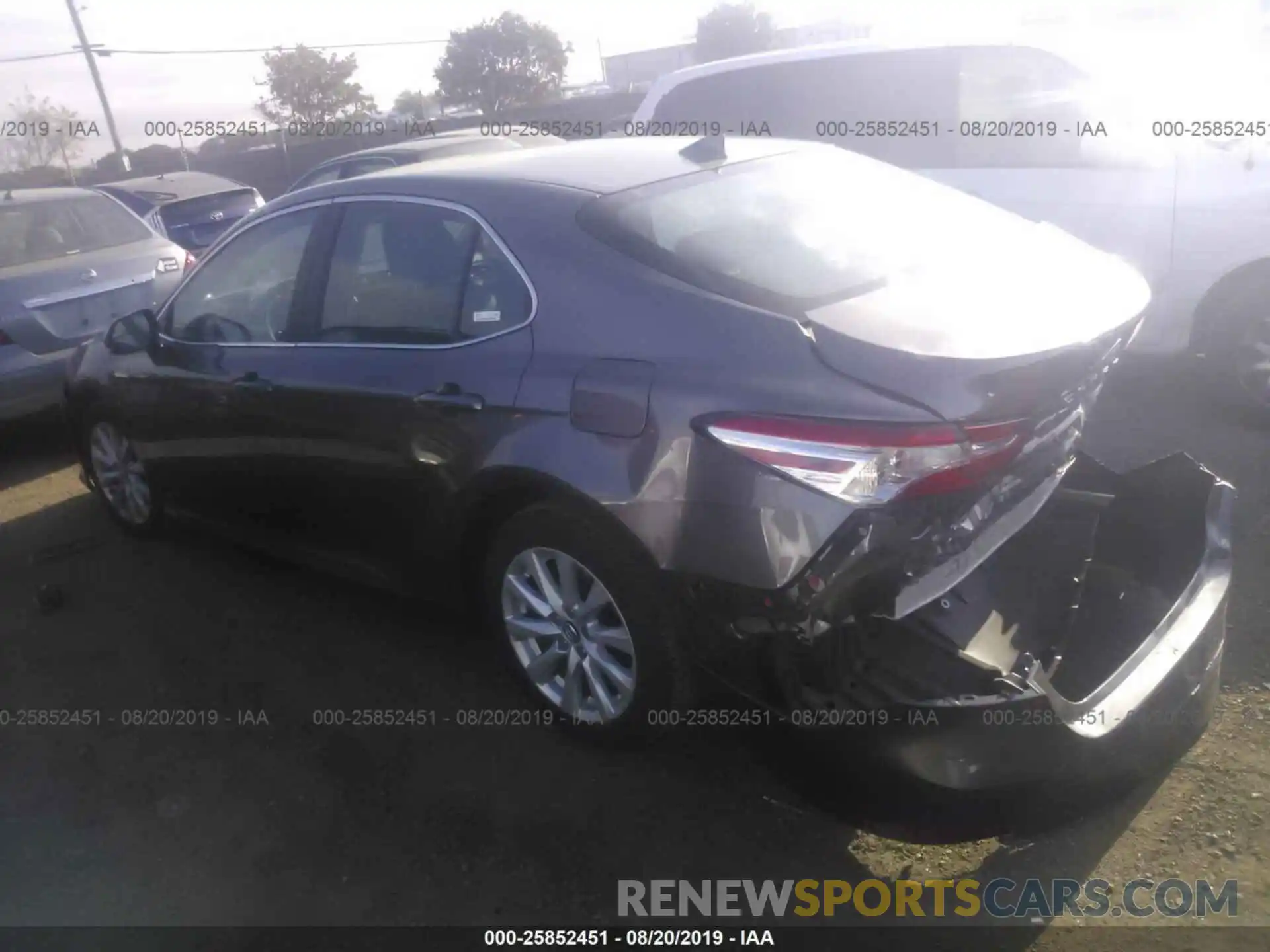 3 Photograph of a damaged car 4T1B11HKXKU216298 TOYOTA CAMRY 2019